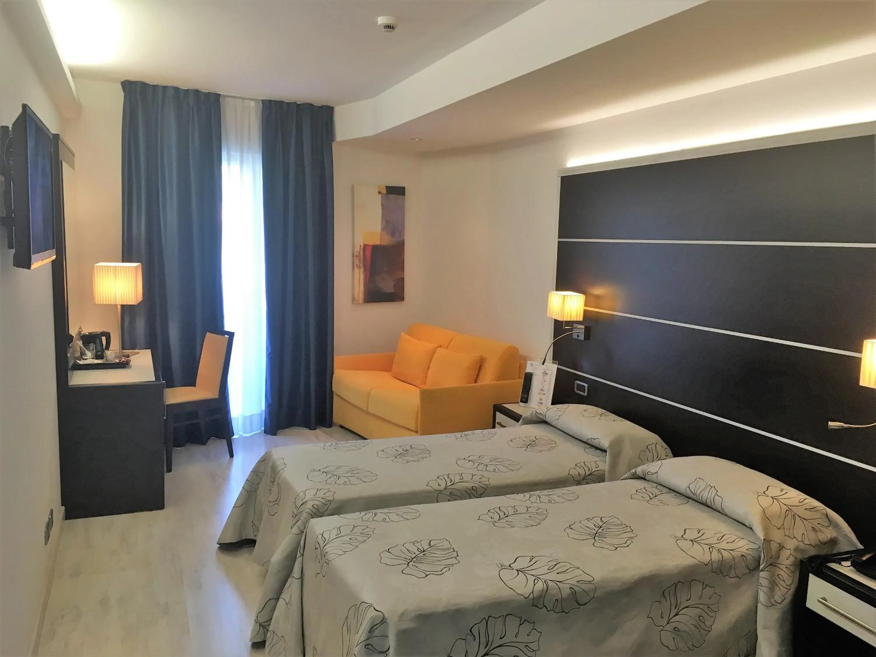 Photo of the whole room, Bed in Hotel Villa Rosa