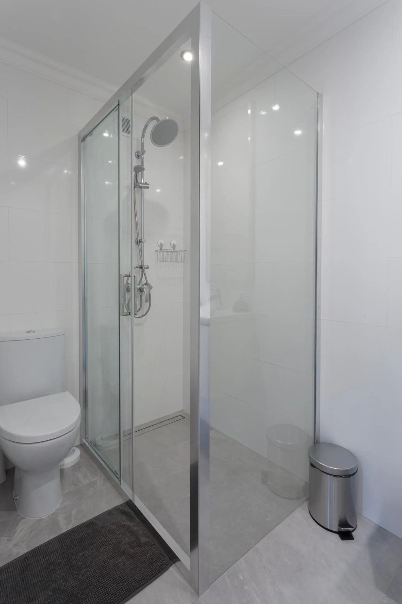 Shower in Angel House Aparthotel