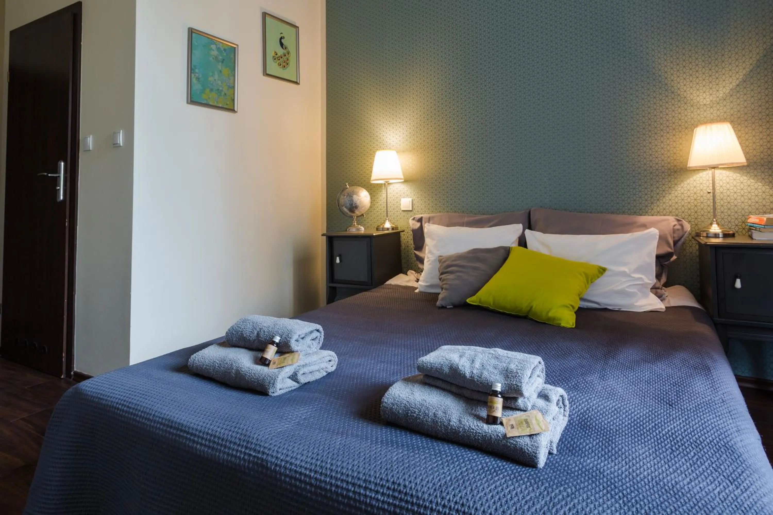 Bed in Angel House Aparthotel