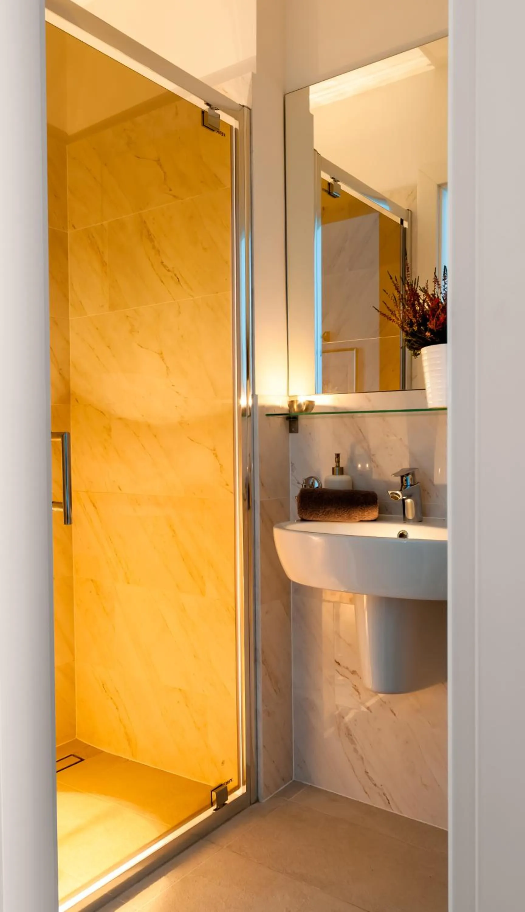 Bathroom in Angel House Aparthotel