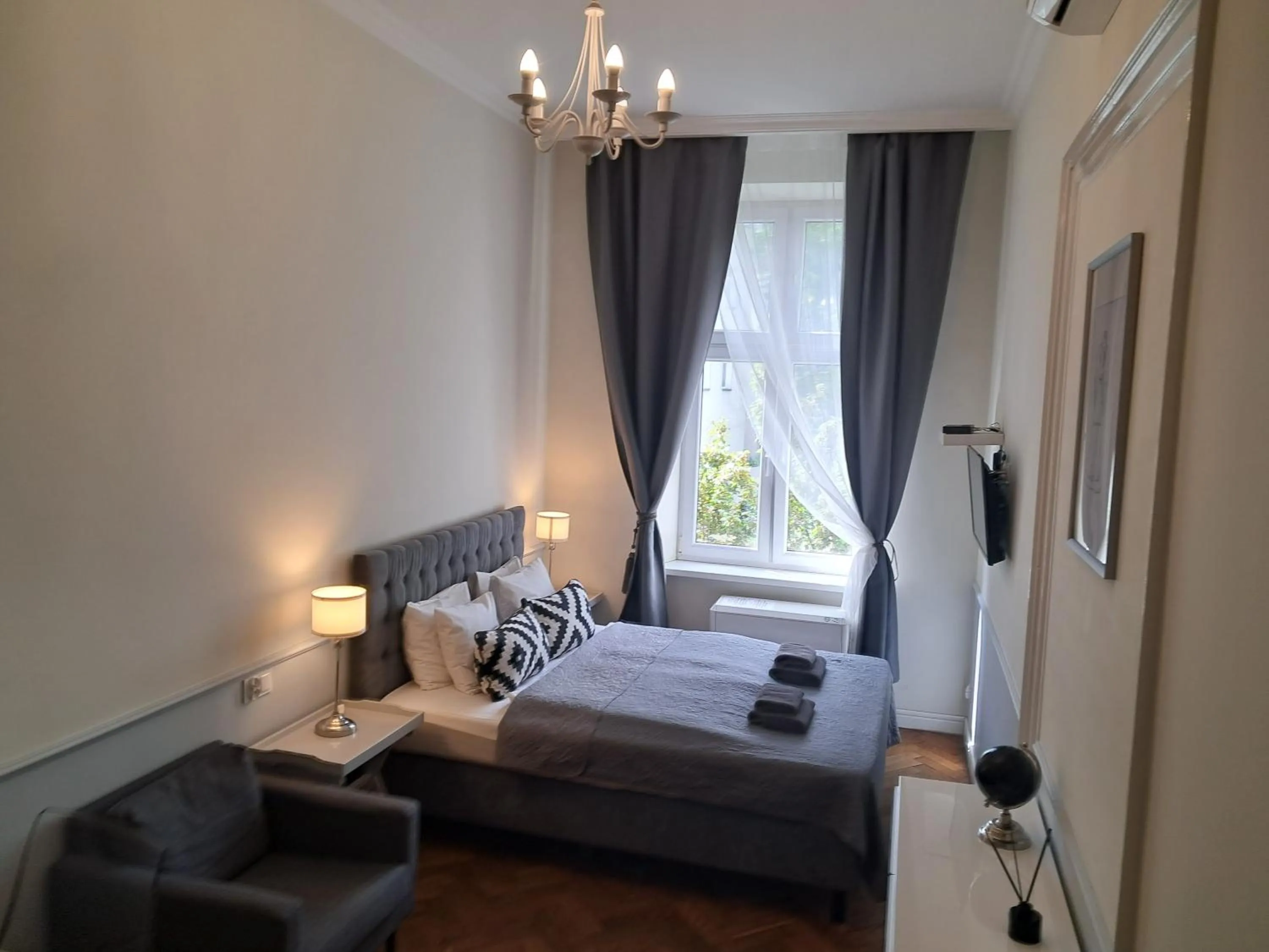 Photo of the whole room in Angel House Aparthotel