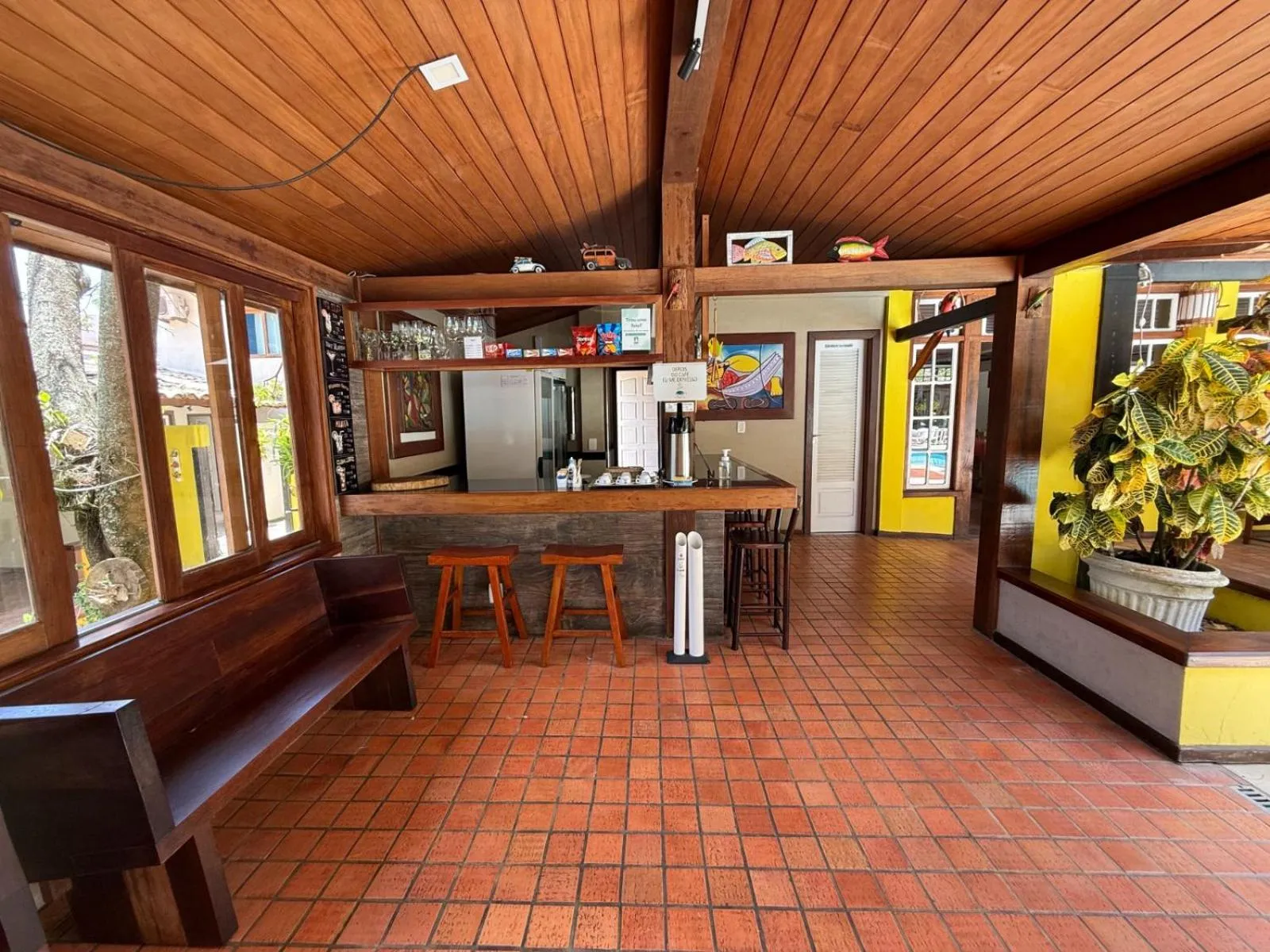 Lounge or bar in Hotel Mar de Cabo Frio