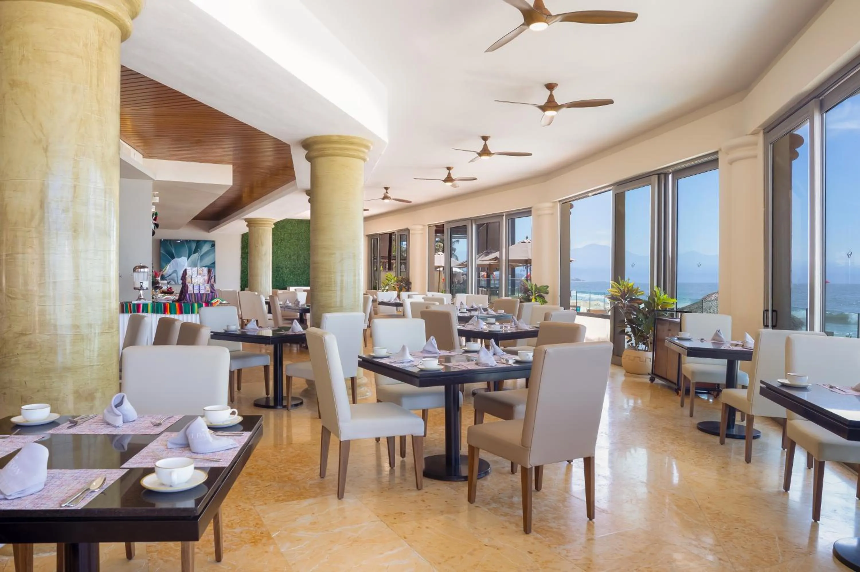Restaurant/places to eat in Villa Del Palmar Flamingos Beach Resort & Spa
