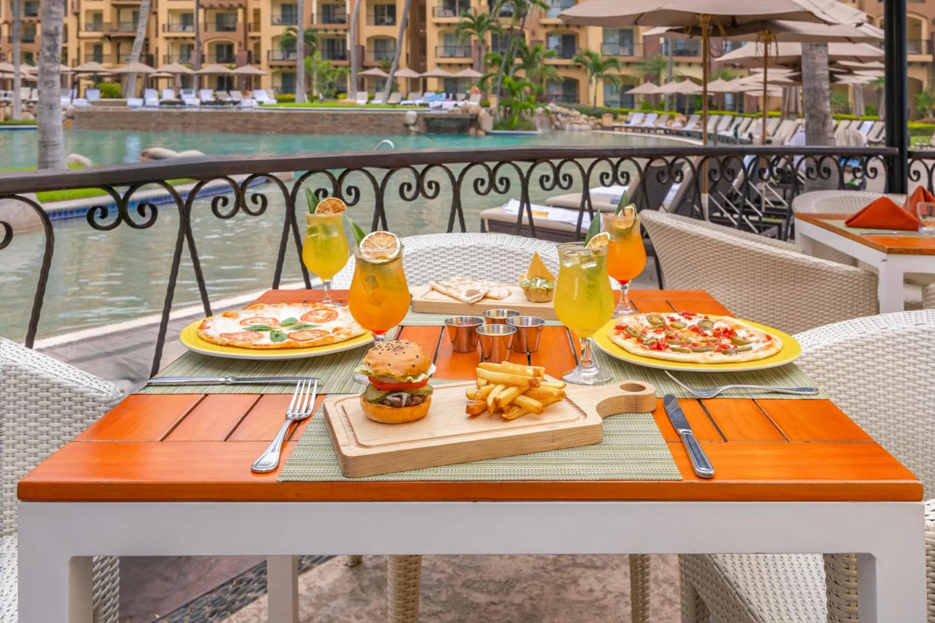 Restaurant/places to eat in Villa Del Palmar Flamingos Beach Resort & Spa