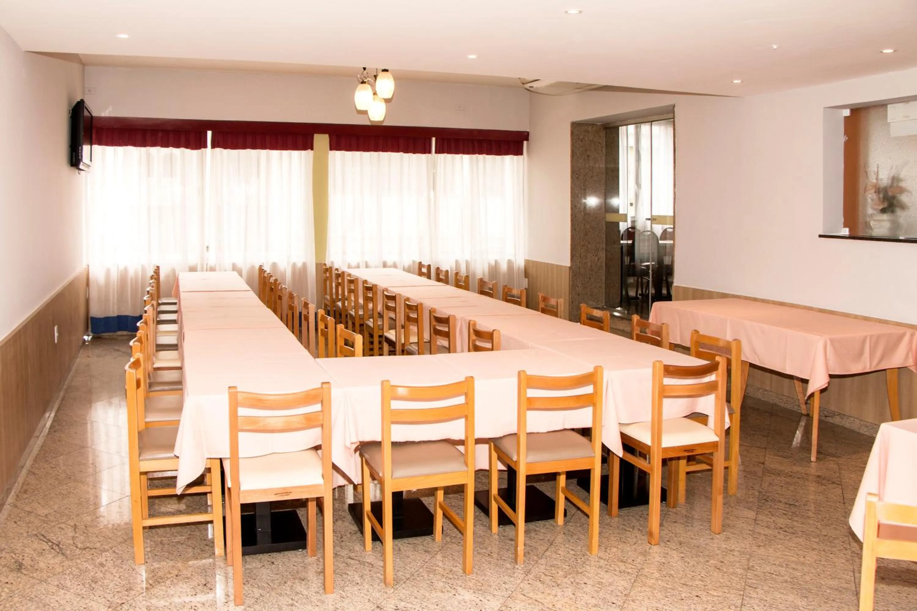 Restaurant/Places to Eat in Atlantico Lapa