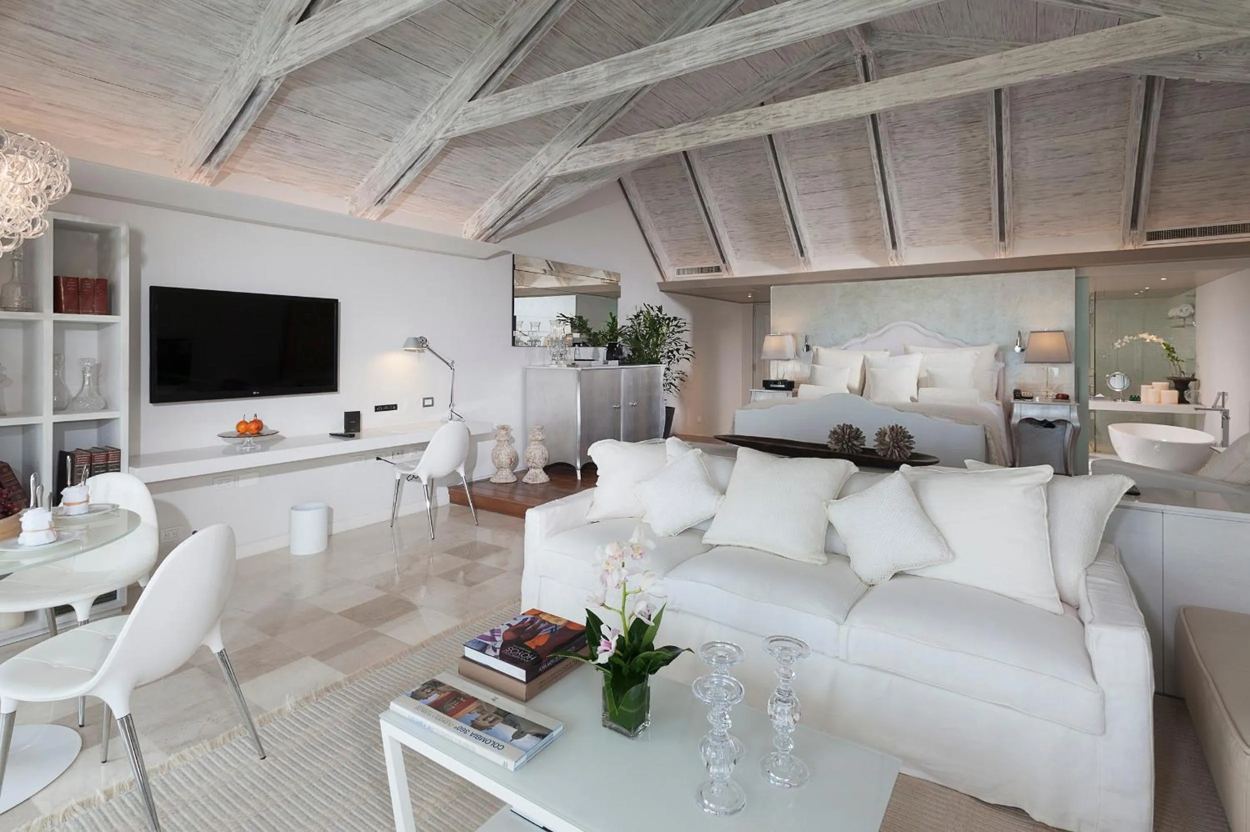 Photo of the whole room in Sofitel Legend Santa Clara Cartagena