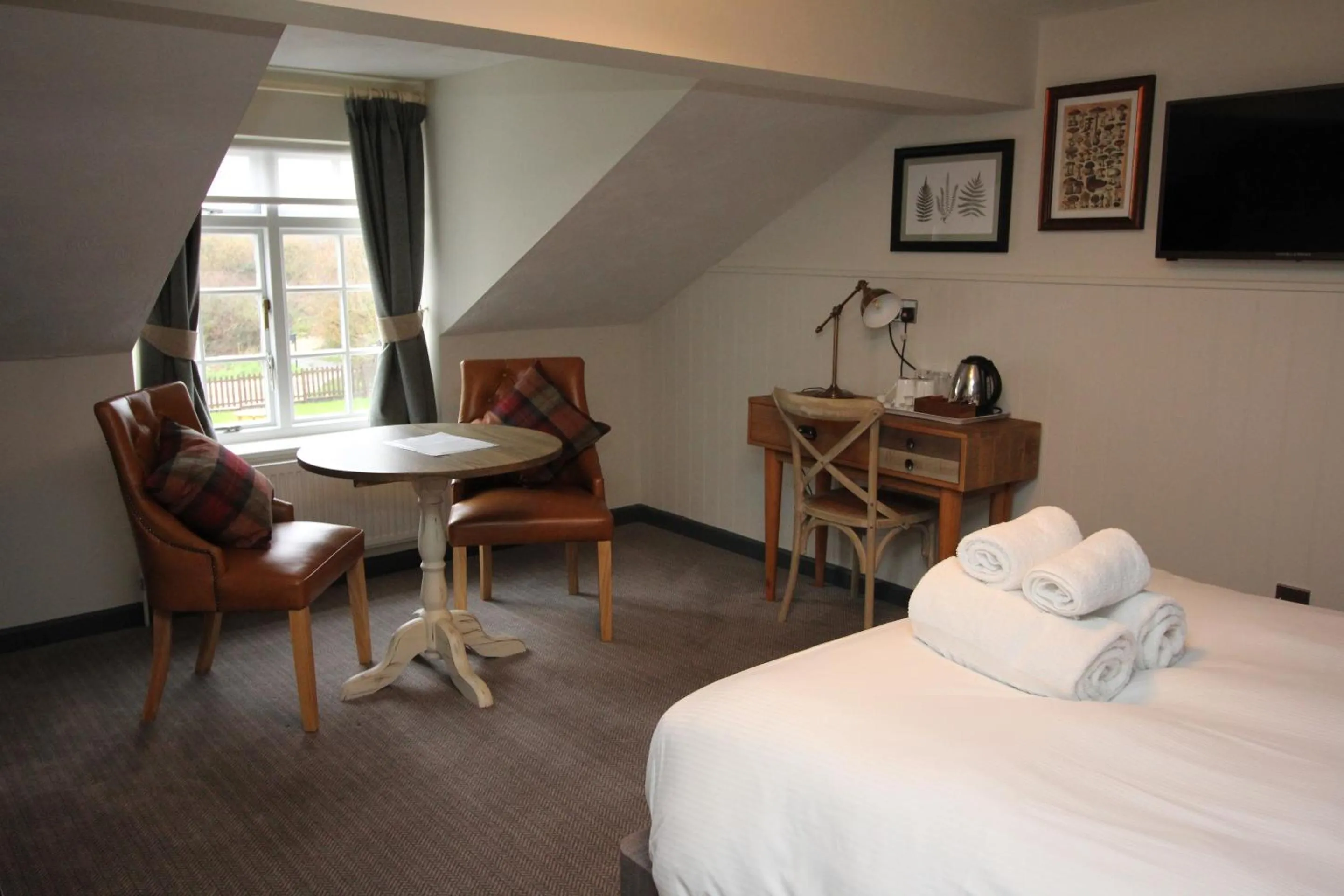 Bedroom, Bed in The Countryman Inn