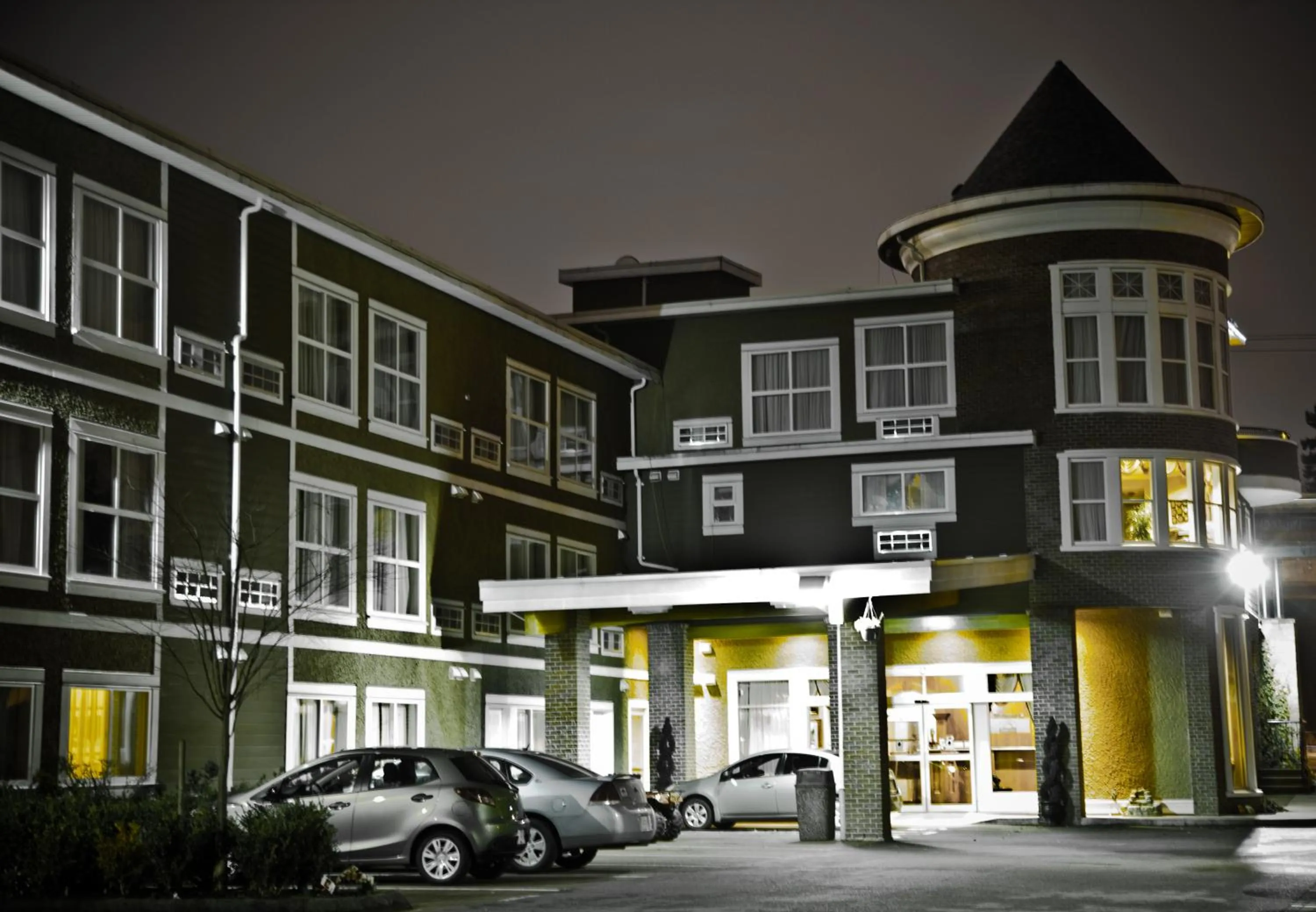 Facade/entrance in Days Inn by Wyndham Surrey