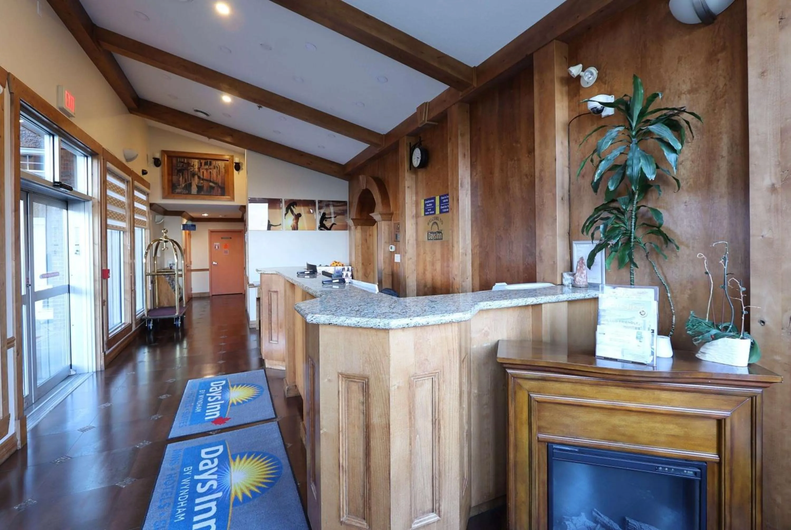 Lobby or reception in Days Inn by Wyndham Surrey