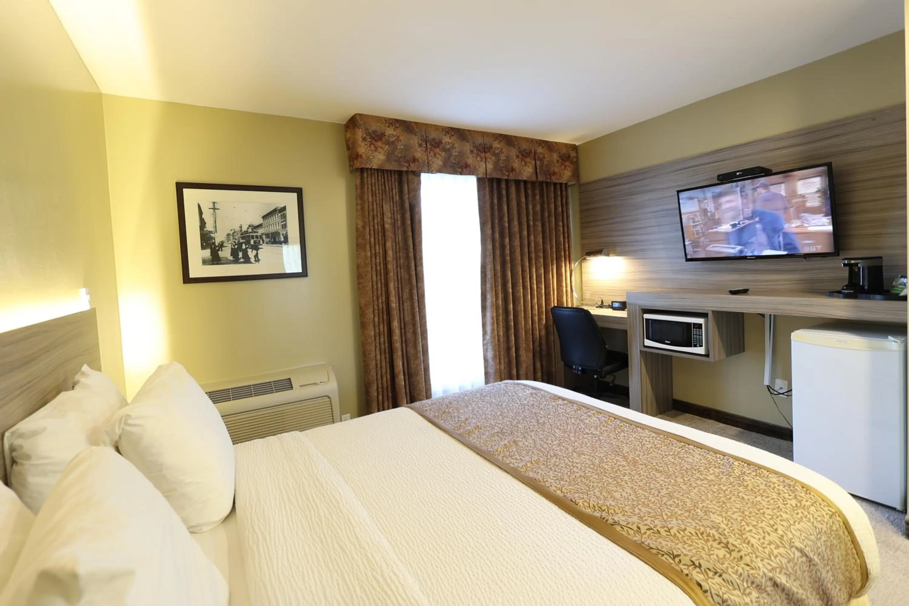 Bed in Days Inn by Wyndham Surrey