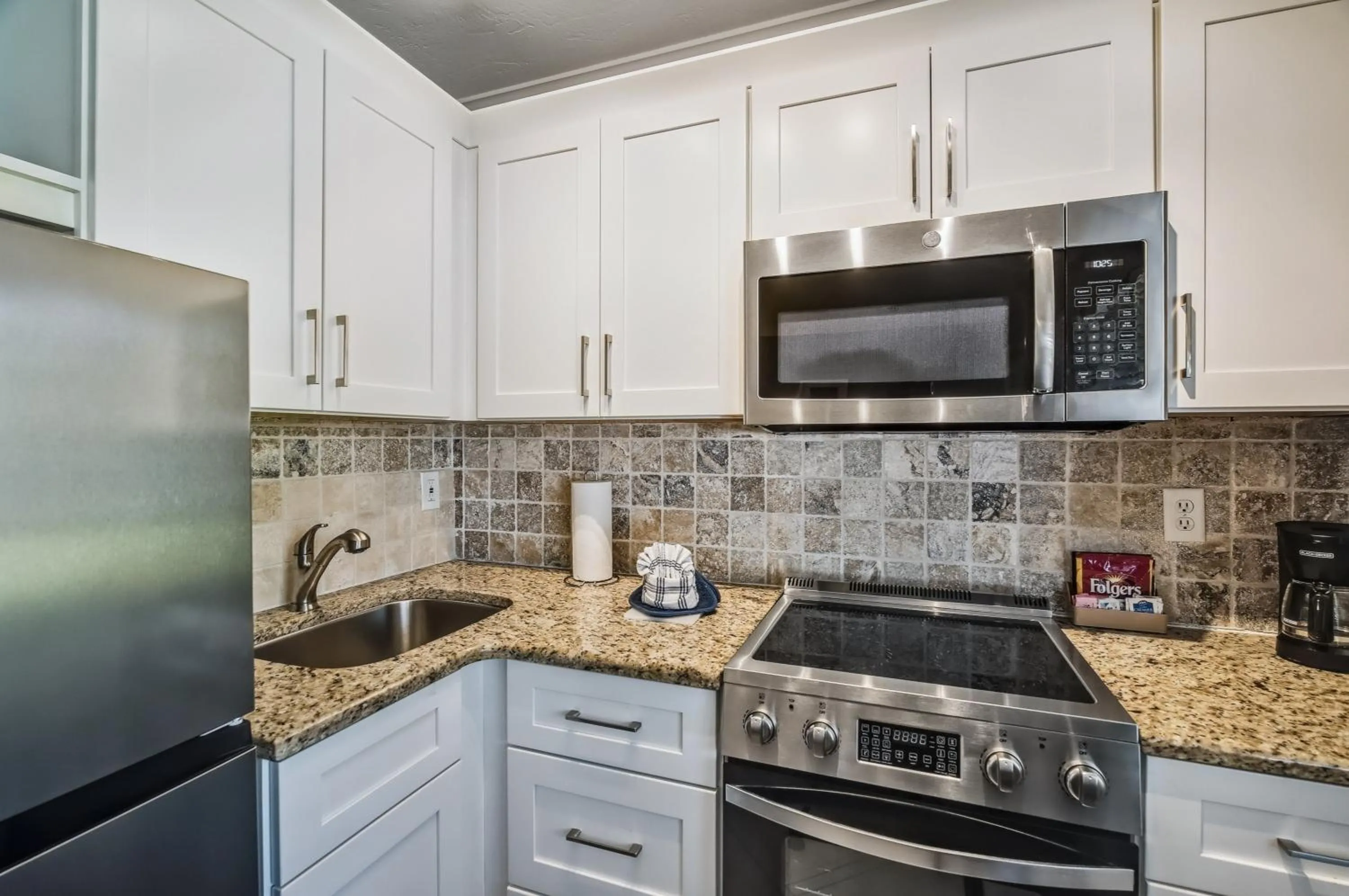 Kitchen or kitchenette in Tropical Beach Resorts - Sarasota