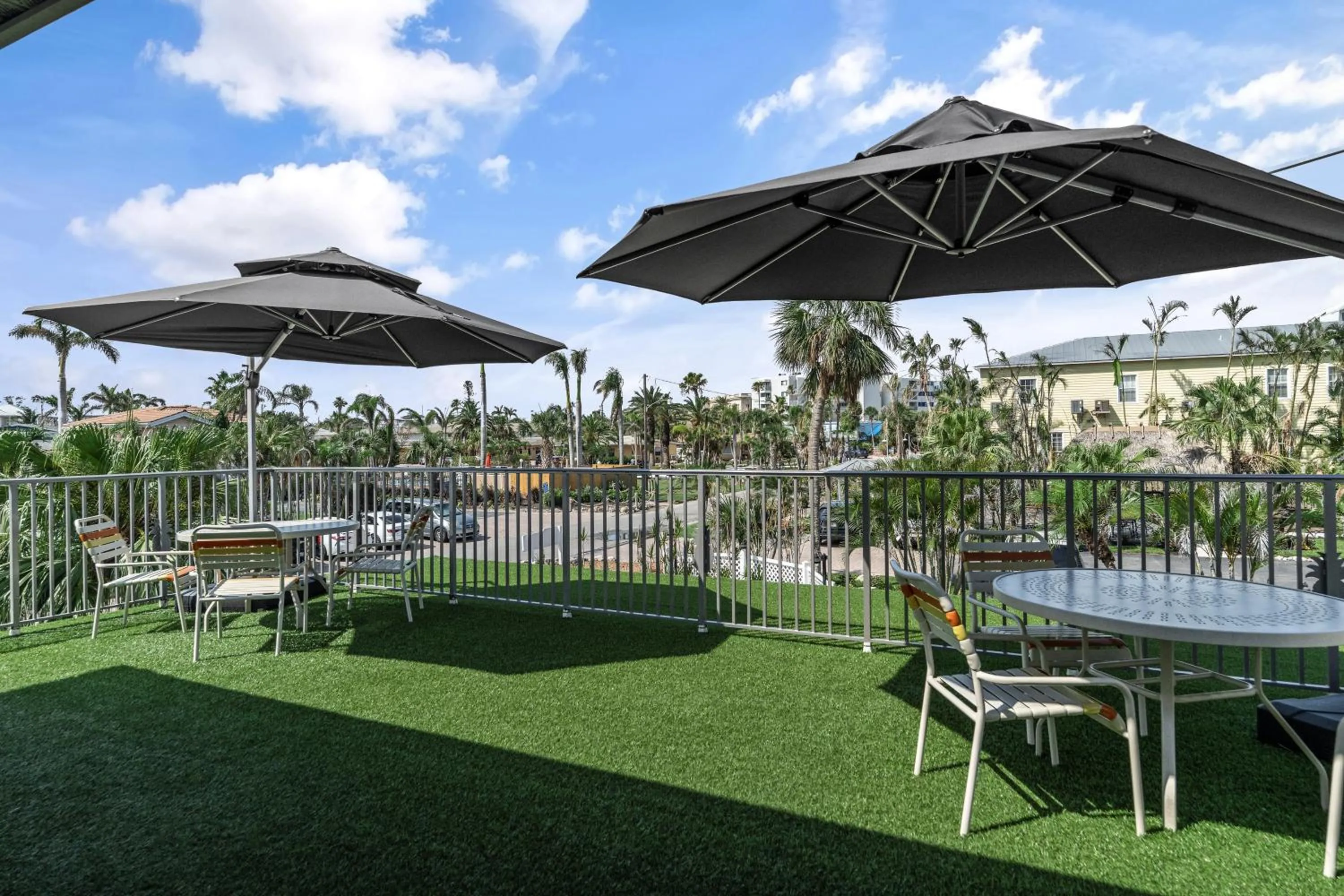 Patio in Tropical Beach Resorts - Sarasota