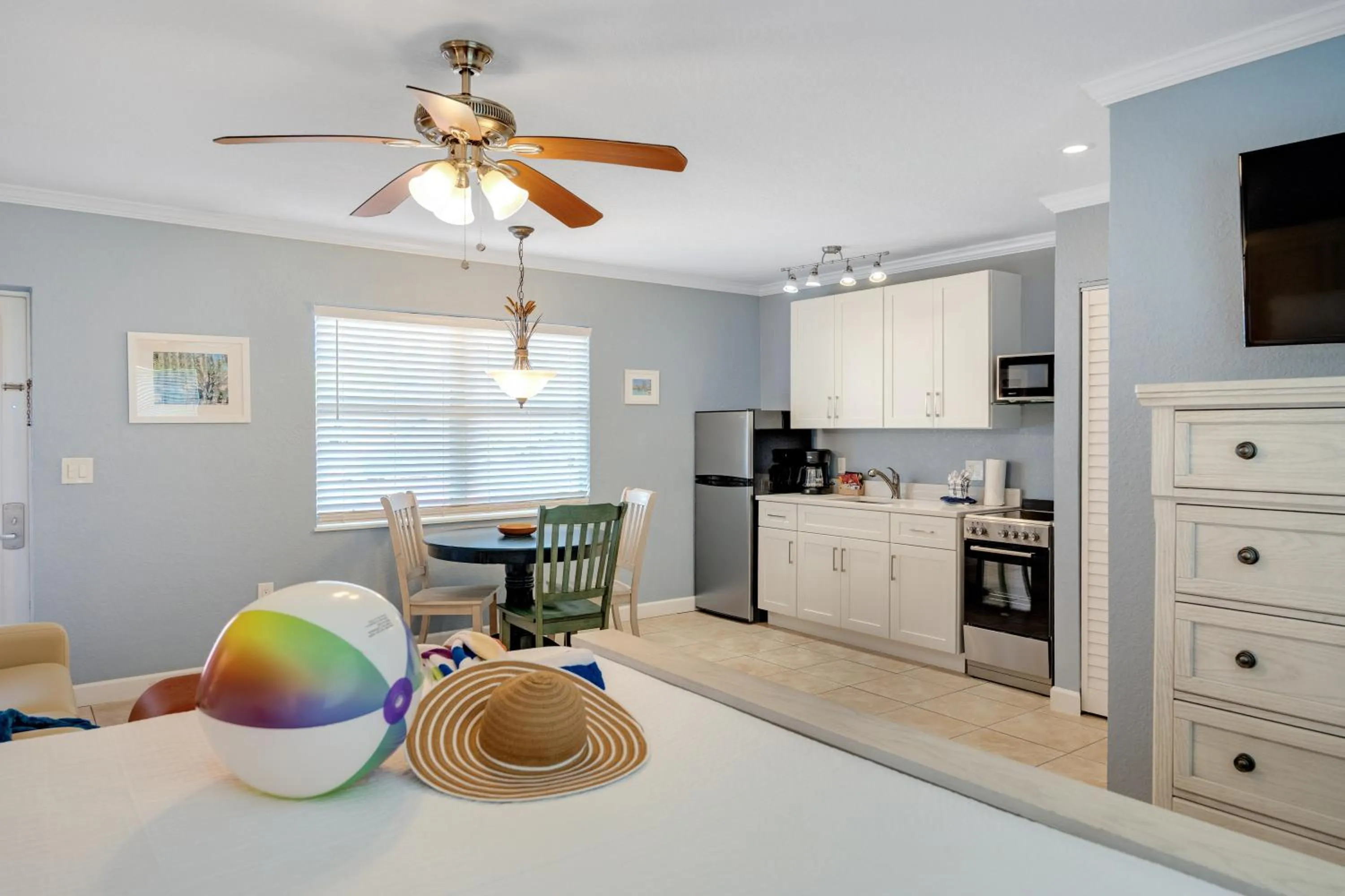 Kitchen or kitchenette in Tropical Beach Resorts - Sarasota