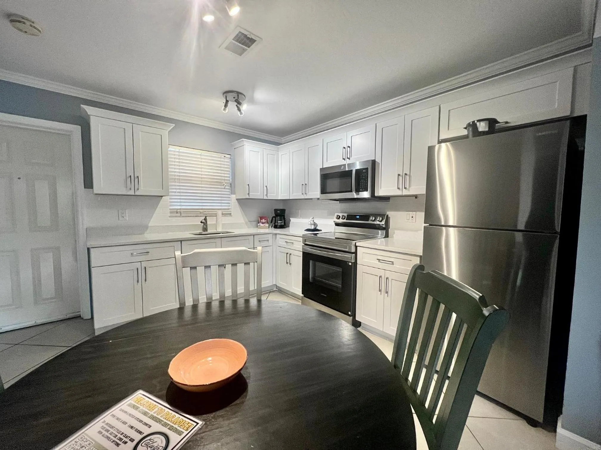 Kitchen or kitchenette in Tropical Beach Resorts - Sarasota