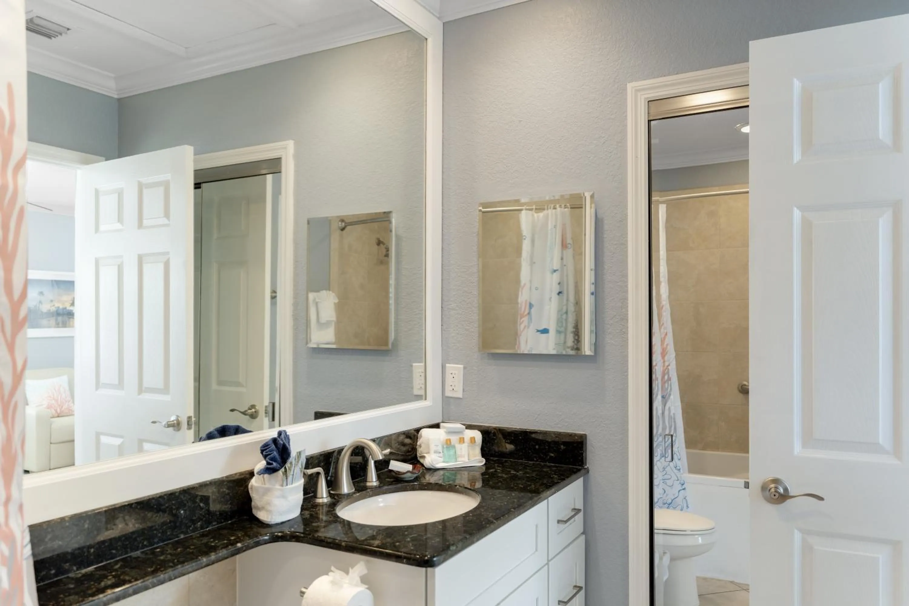 Bathroom in Tropical Beach Resorts - Sarasota