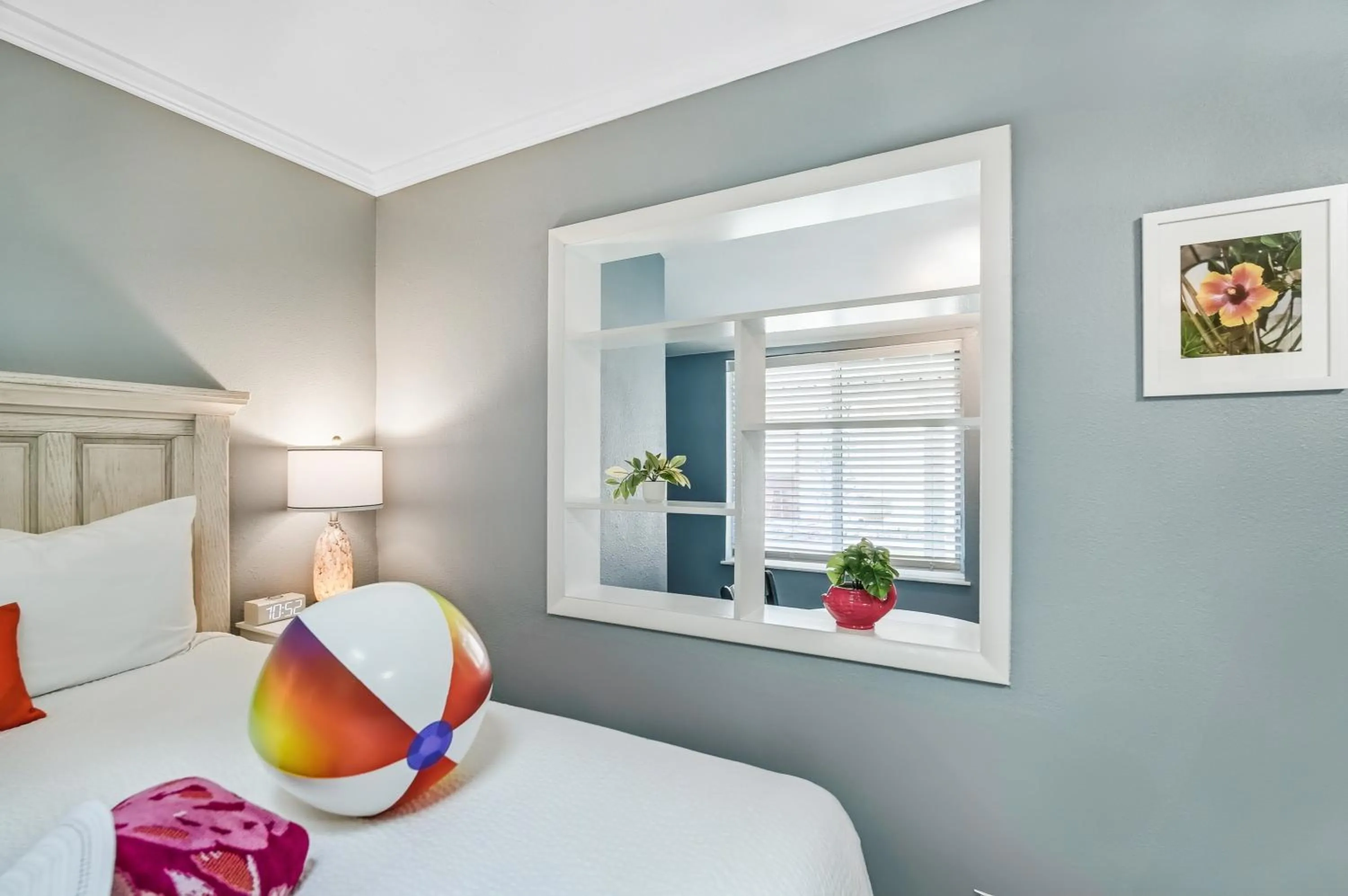 Bed in Tropical Beach Resorts - Sarasota