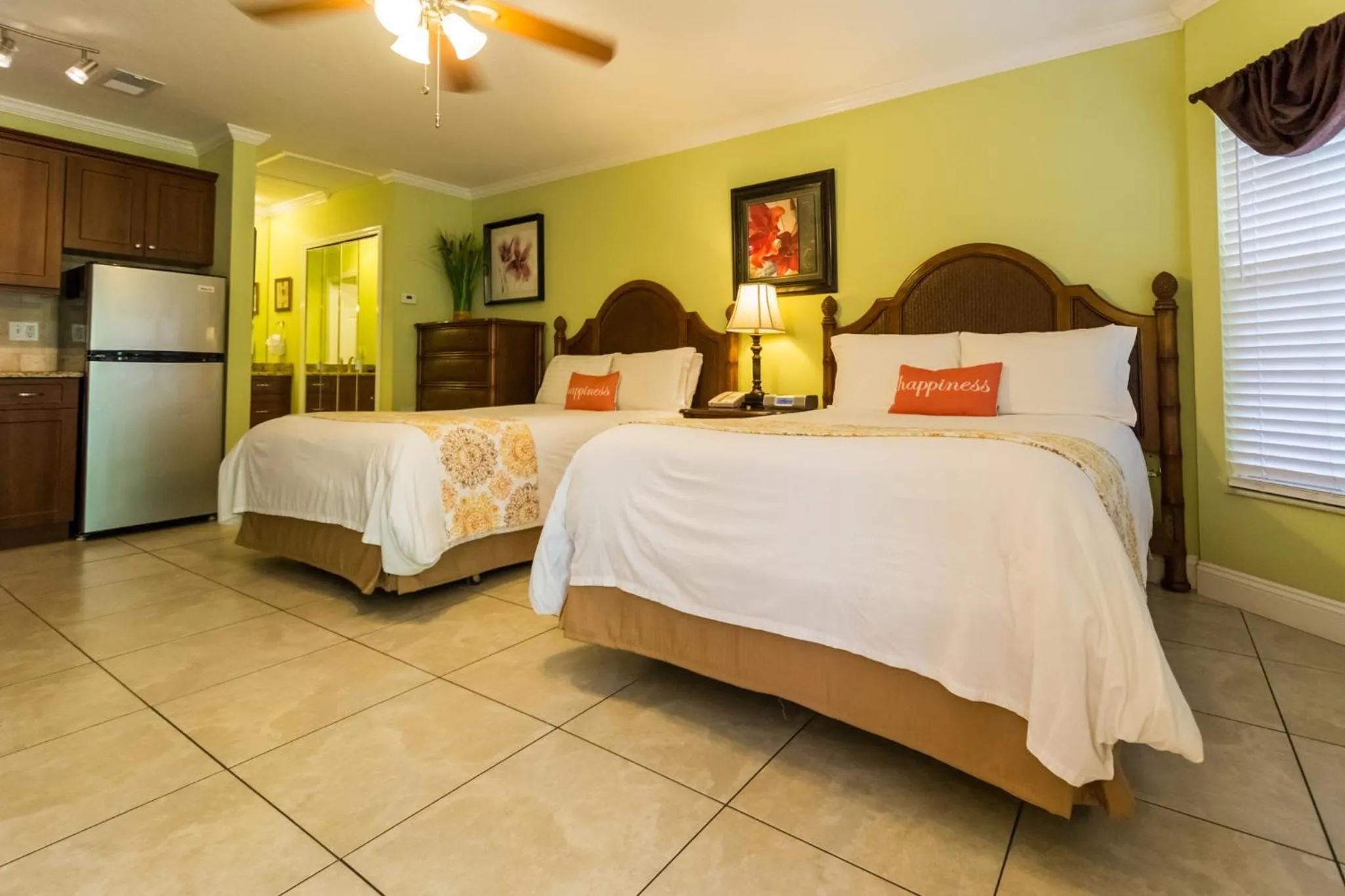 Deluxe Double Studio in Tropical Beach Resorts - Sarasota