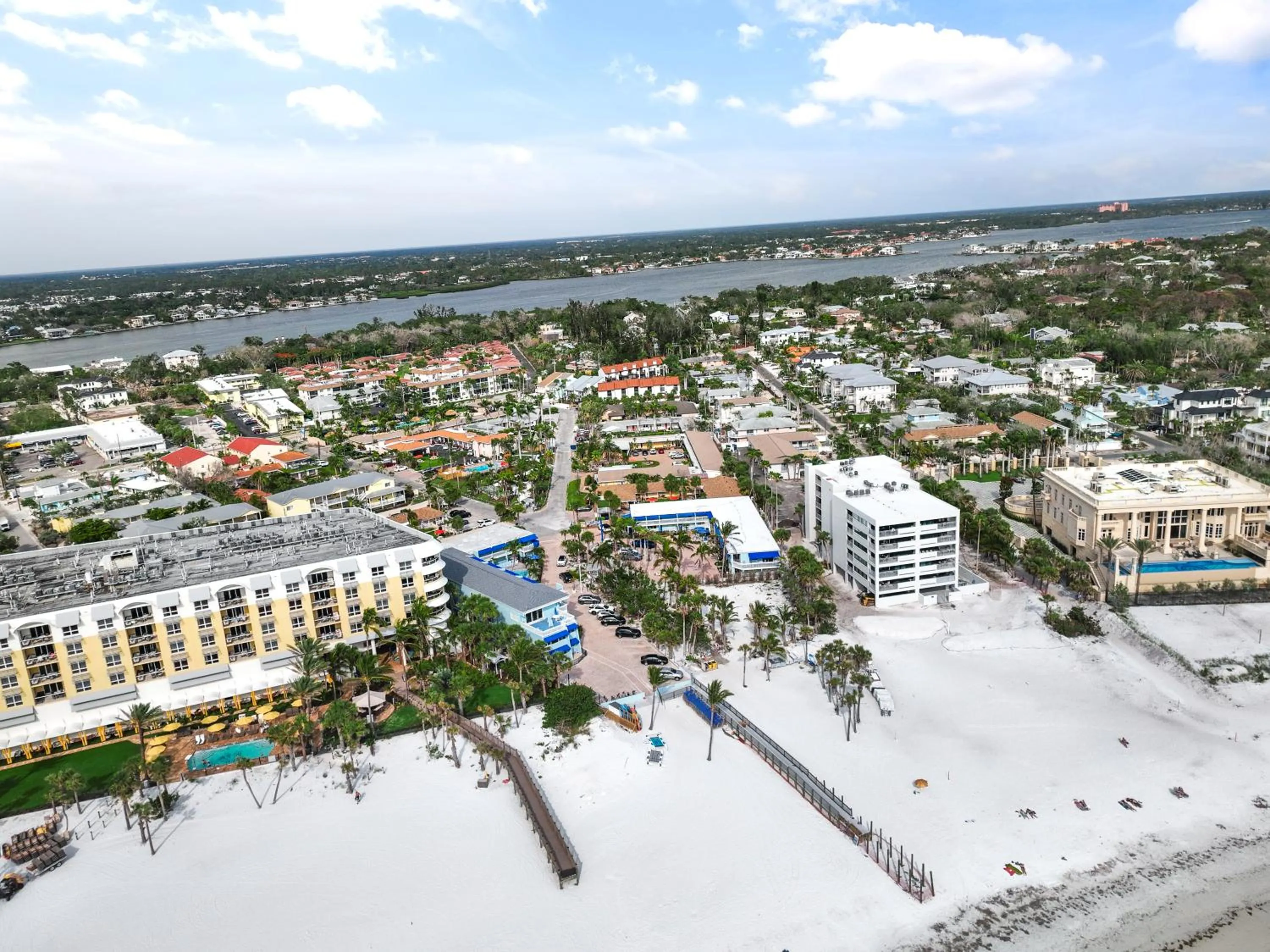 Neighbourhood in Tropical Beach Resorts - Sarasota