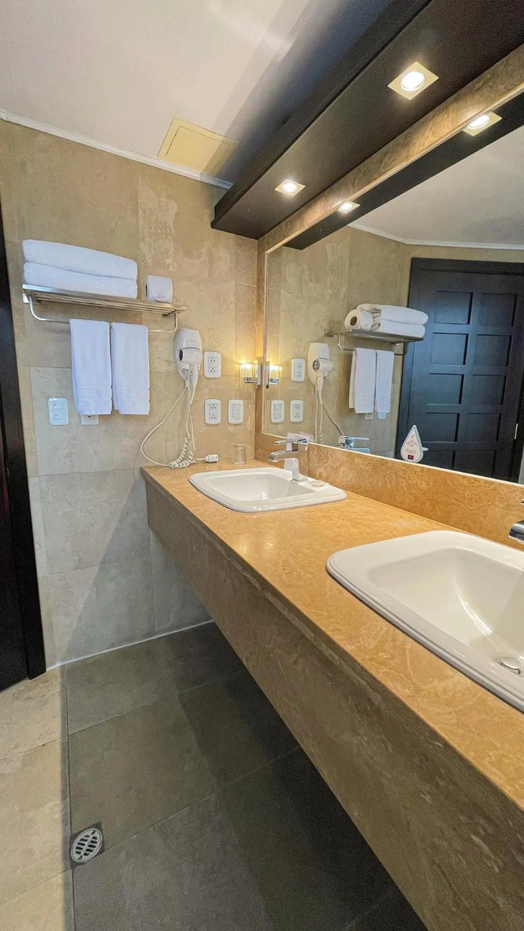 Bathroom in Mercure Alameda Quito