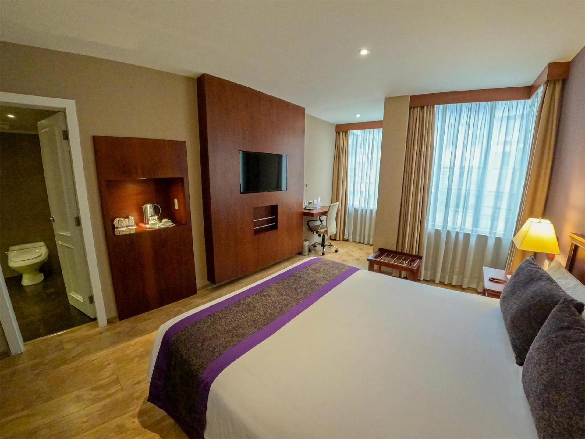 Bed in Mercure Alameda Quito