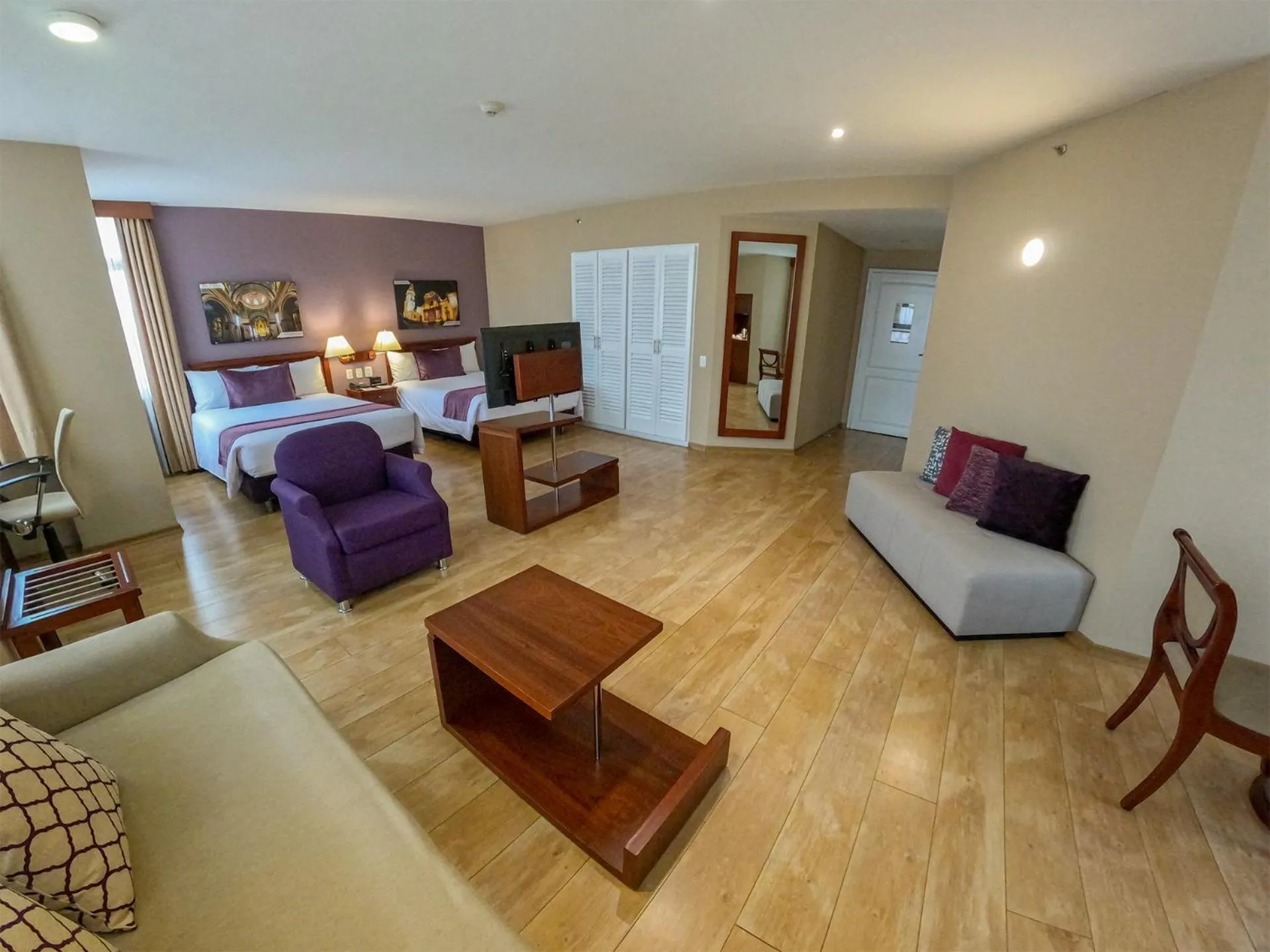 Bed in Mercure Alameda Quito