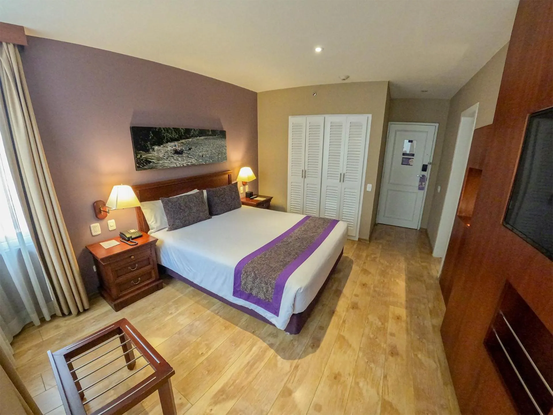 Bed in Mercure Alameda Quito