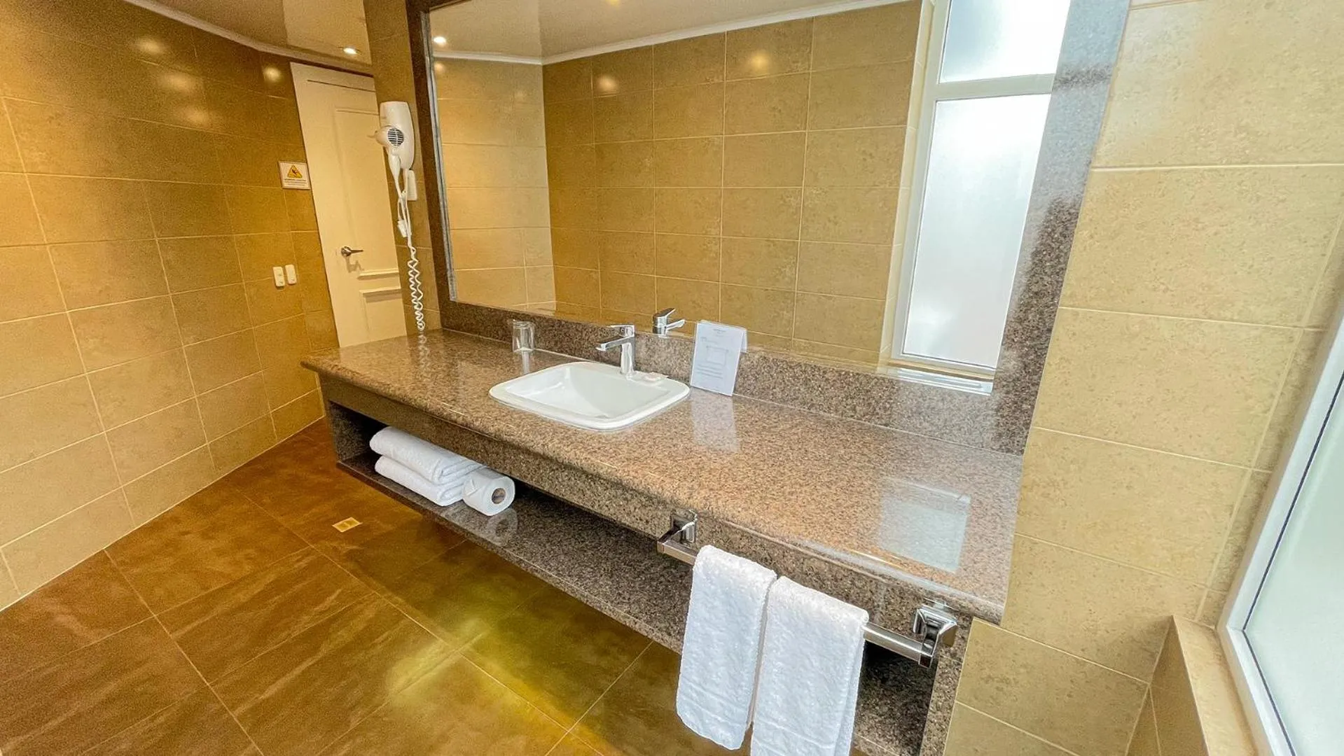 Bathroom in Mercure Alameda Quito