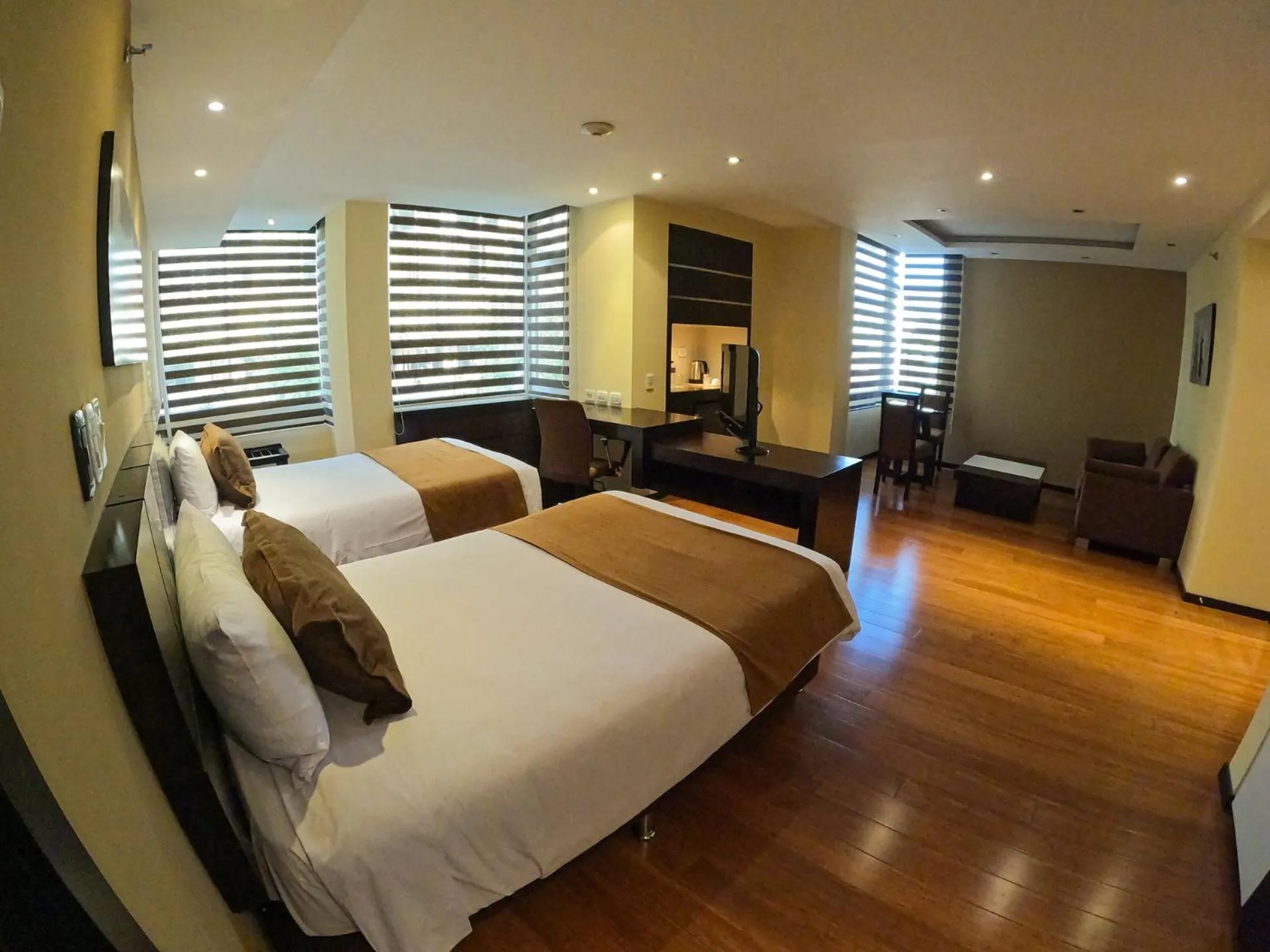 Bed in Mercure Alameda Quito