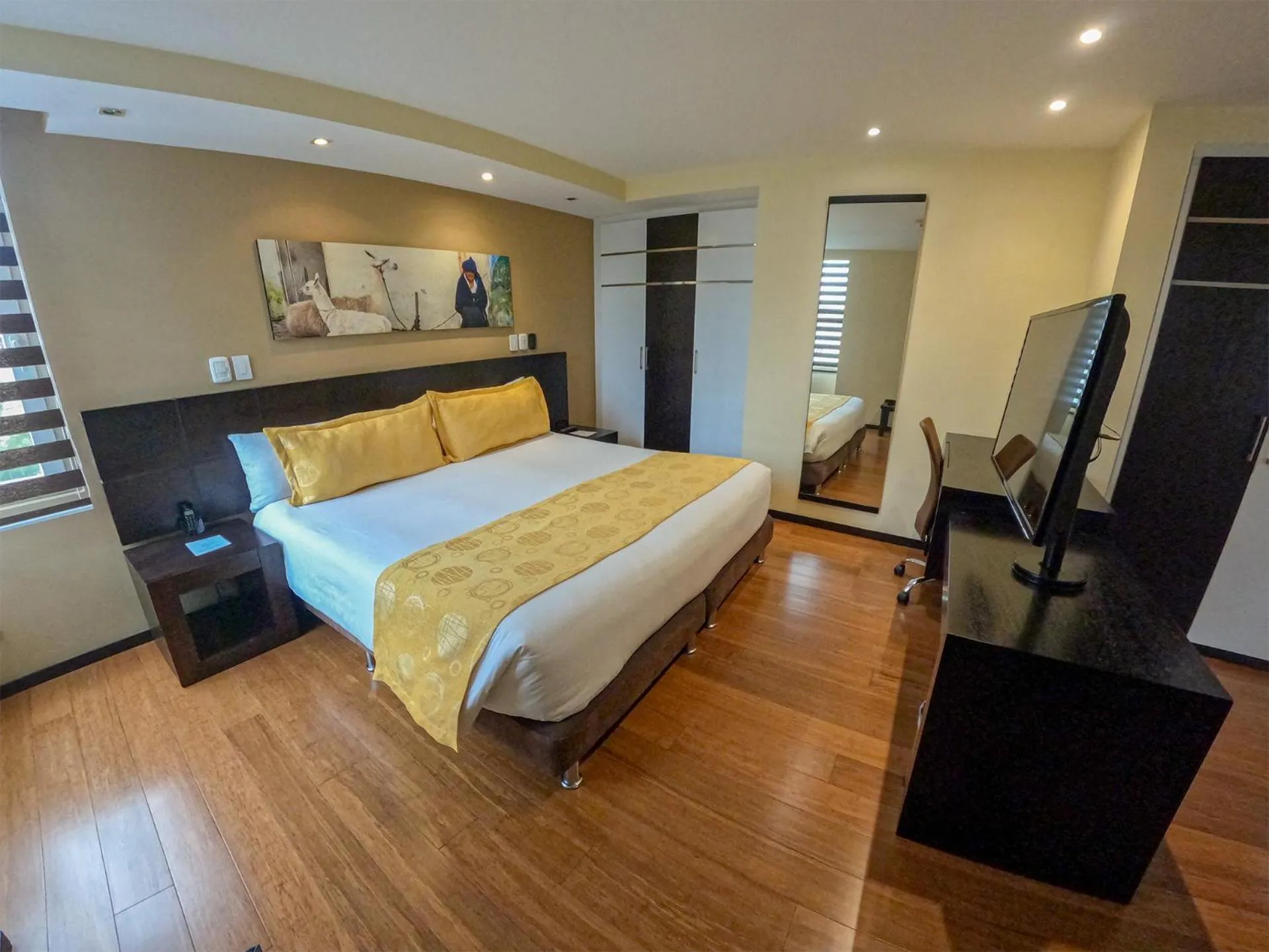 Bed in Mercure Alameda Quito