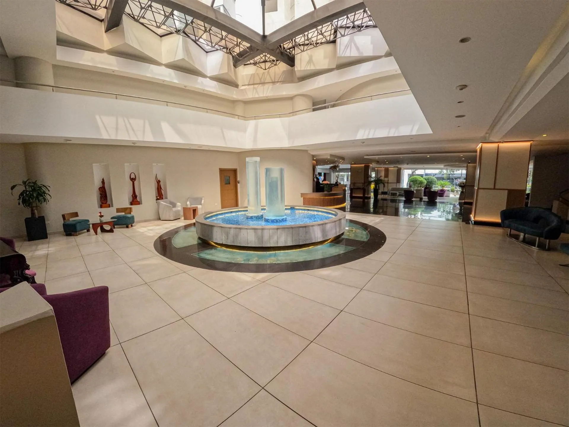 Lobby or reception in Mercure Alameda Quito