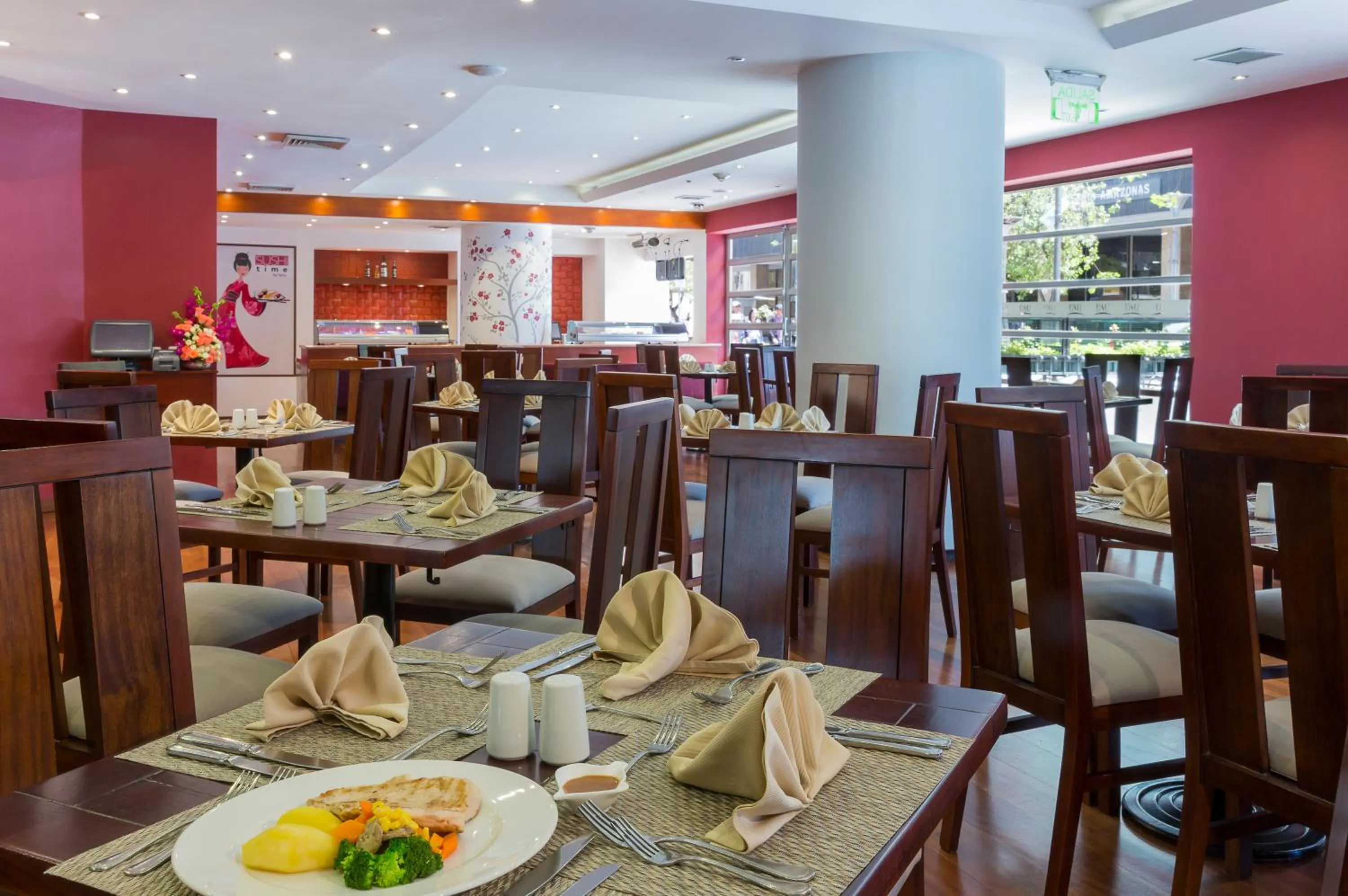 Restaurant/places to eat in Mercure Alameda Quito