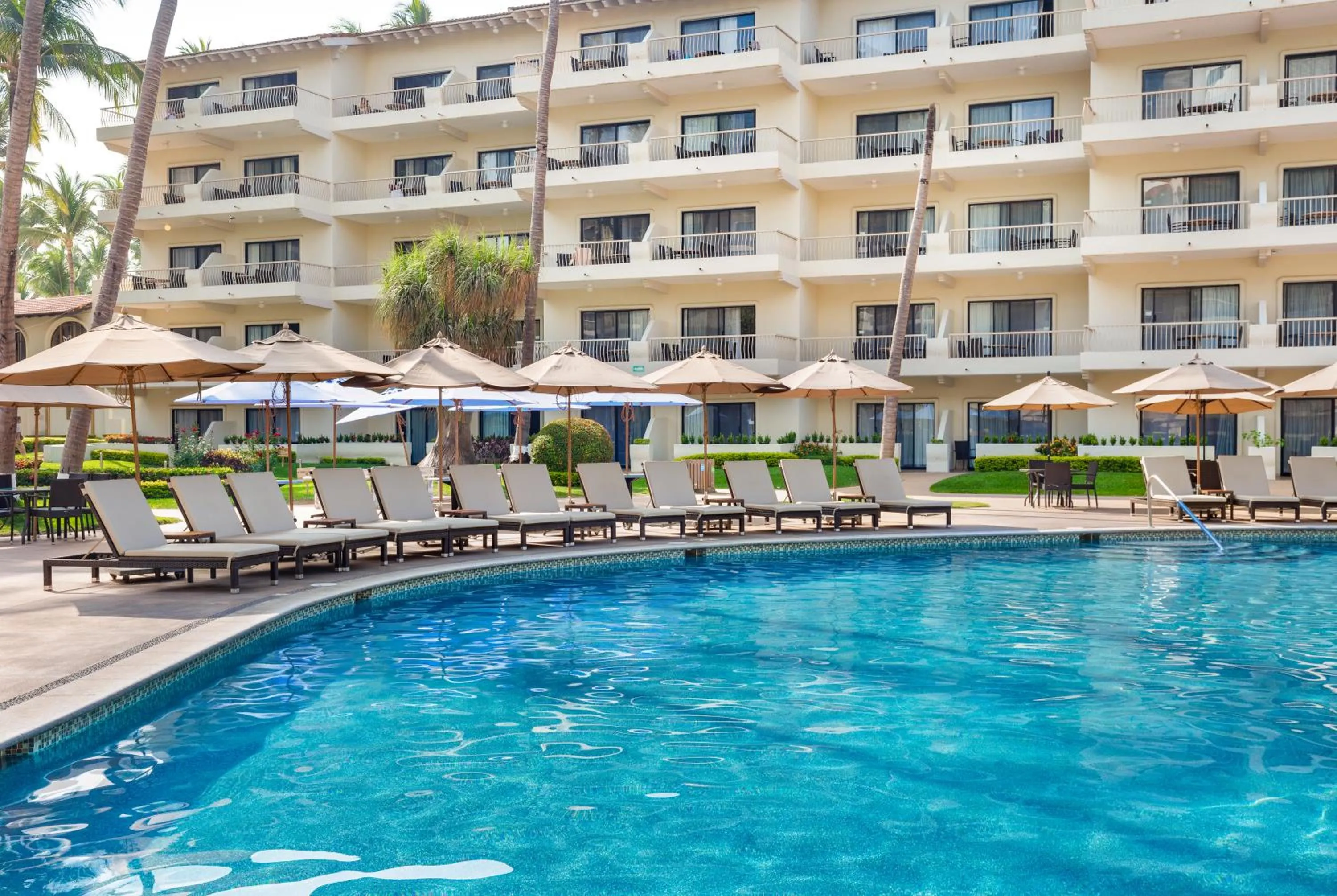 Swimming pool in Villa del Palmar Beach Resort & Spa Puerto Vallarta