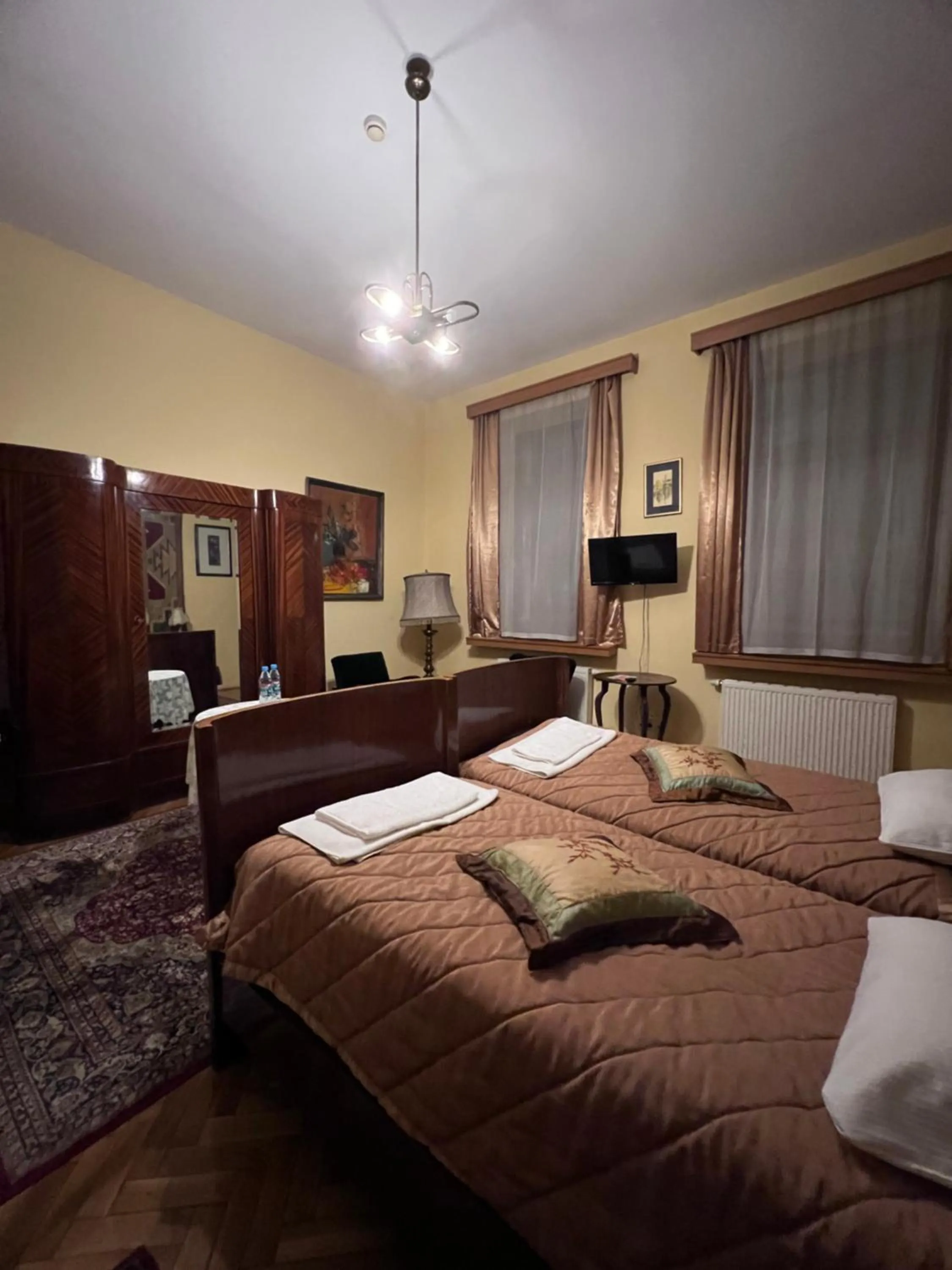 Photo of the whole room, Bed in Hotel Alef