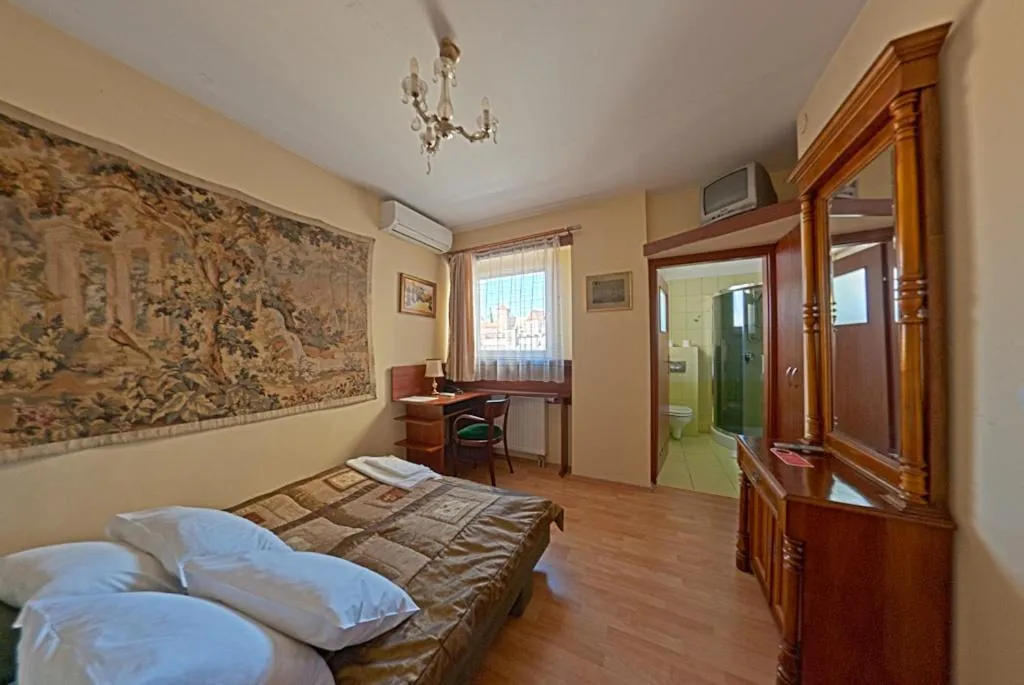 Photo of the whole room, Bed in Hotel Alef