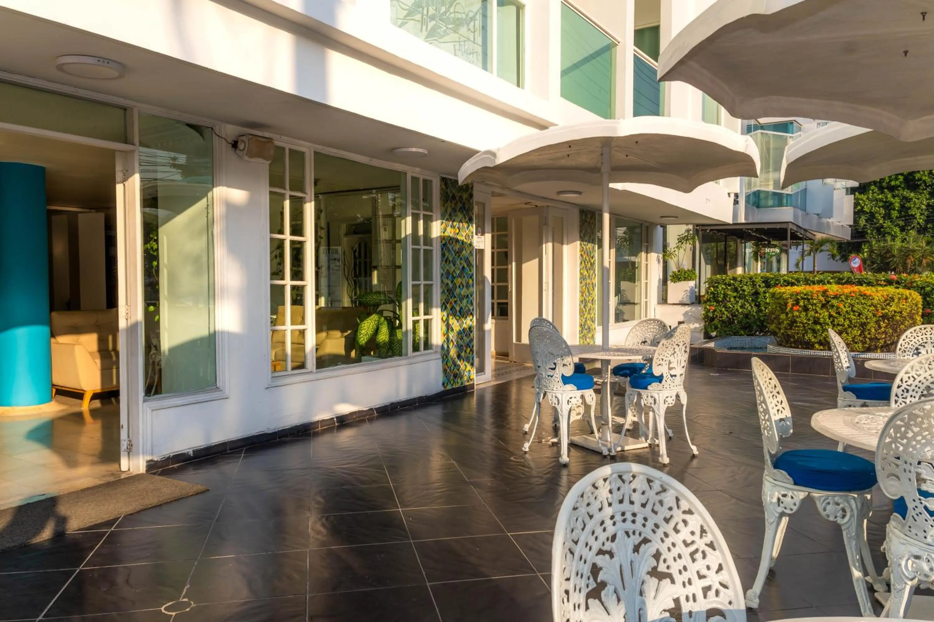 Seating area in Hotel Coral Reef Cartagena