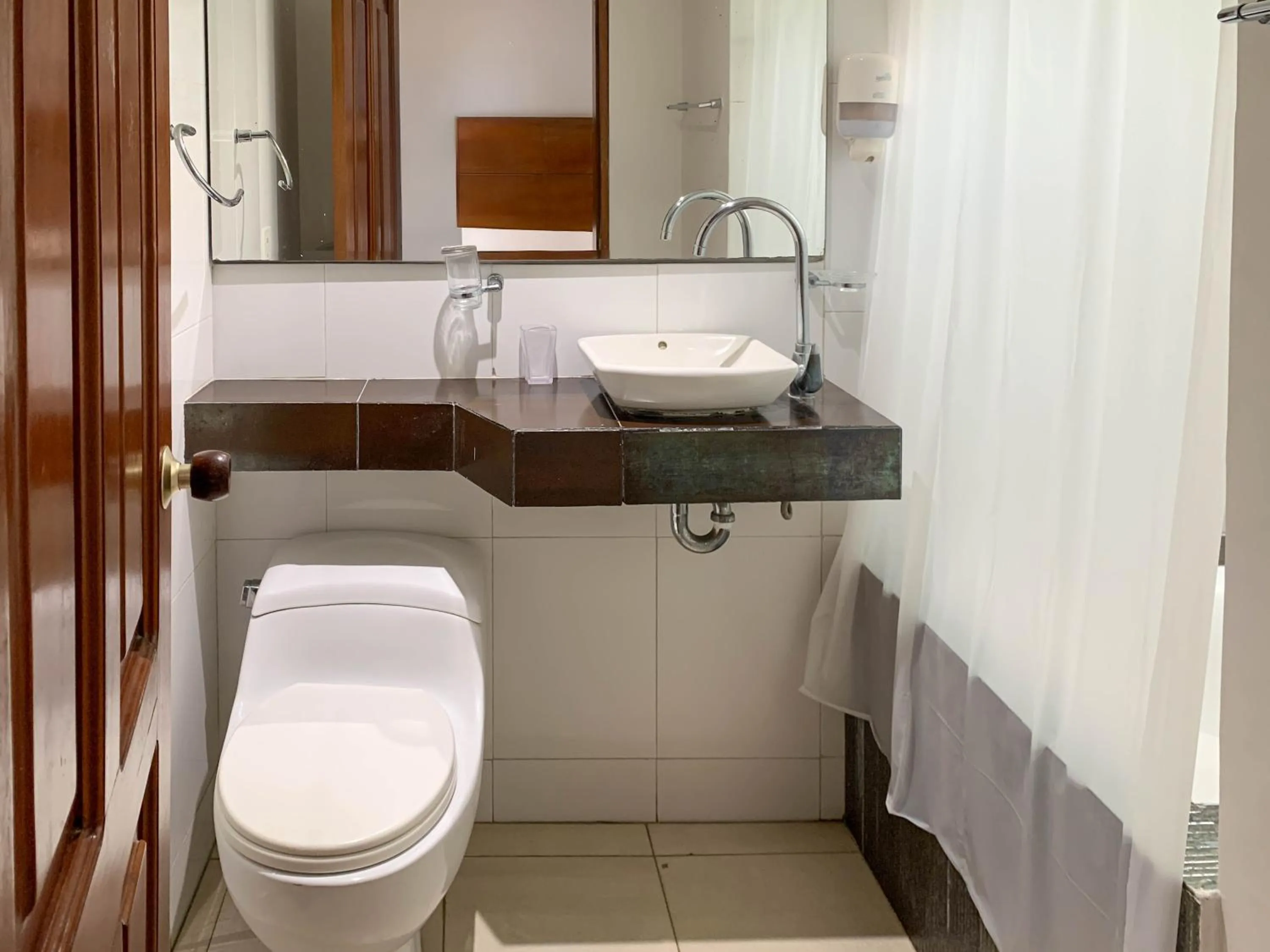 Bathroom in Hotel Coral Reef Cartagena