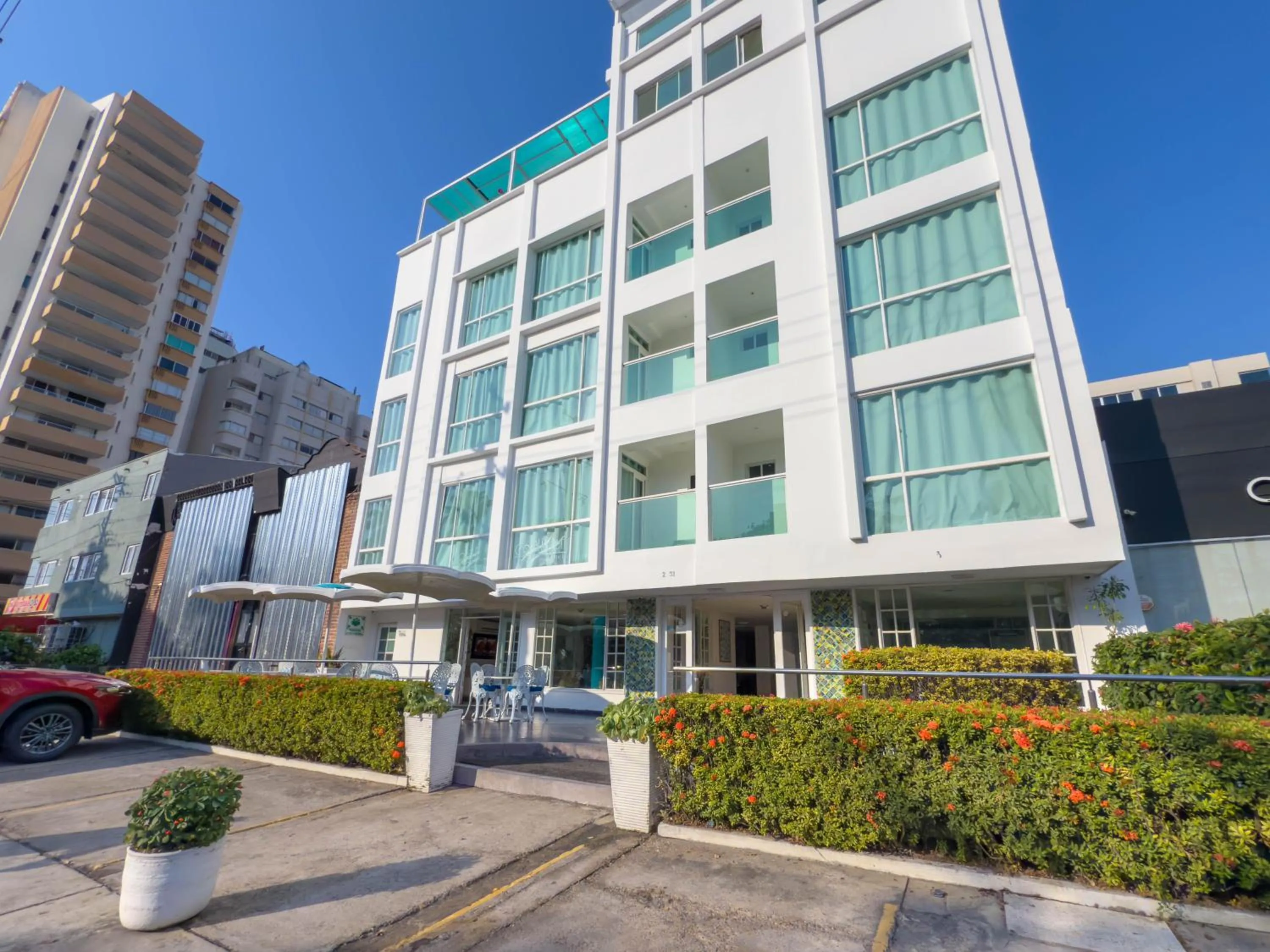 Parking in Hotel Coral Reef Cartagena