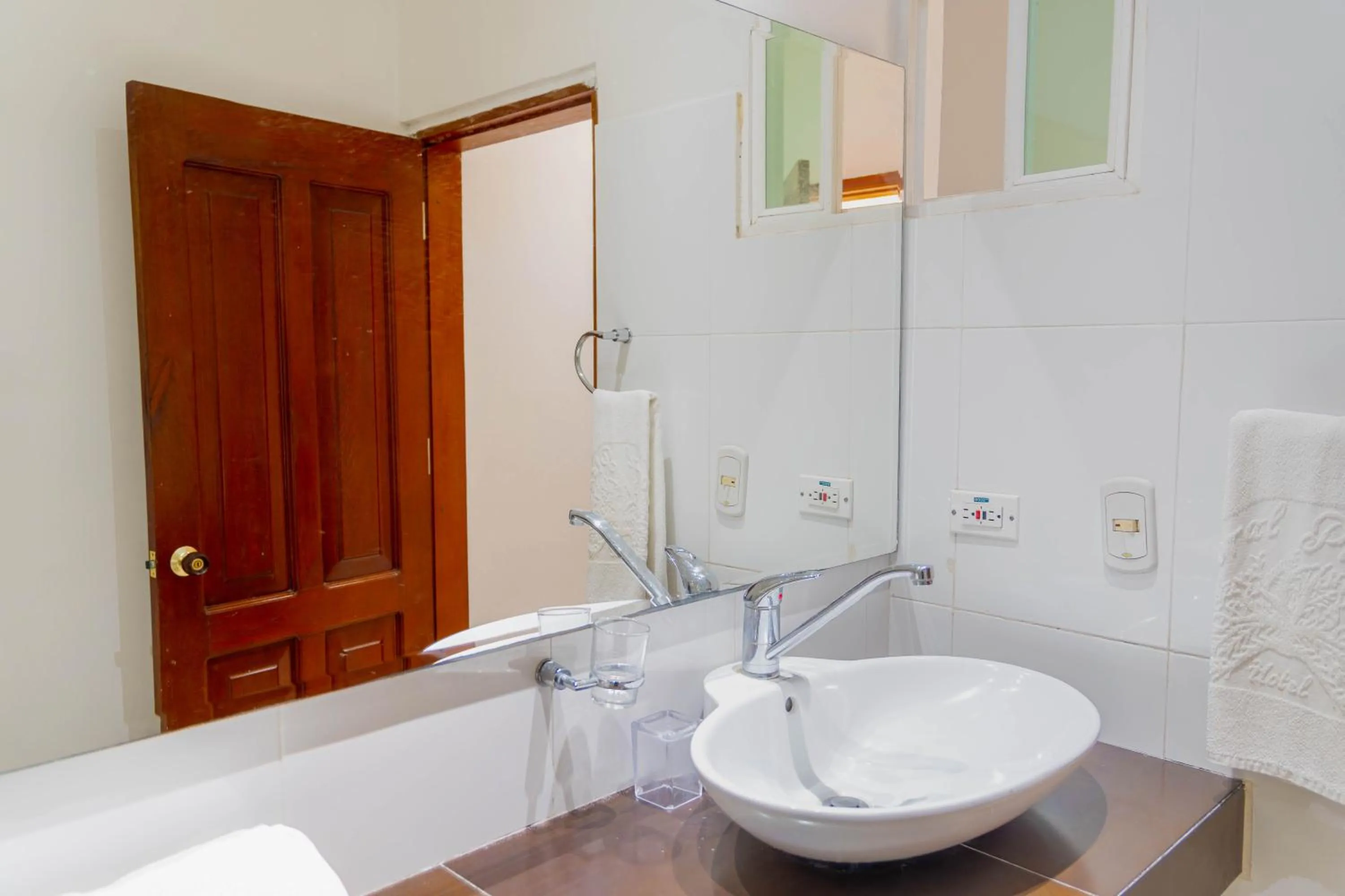 Bathroom in Hotel Coral Reef Cartagena