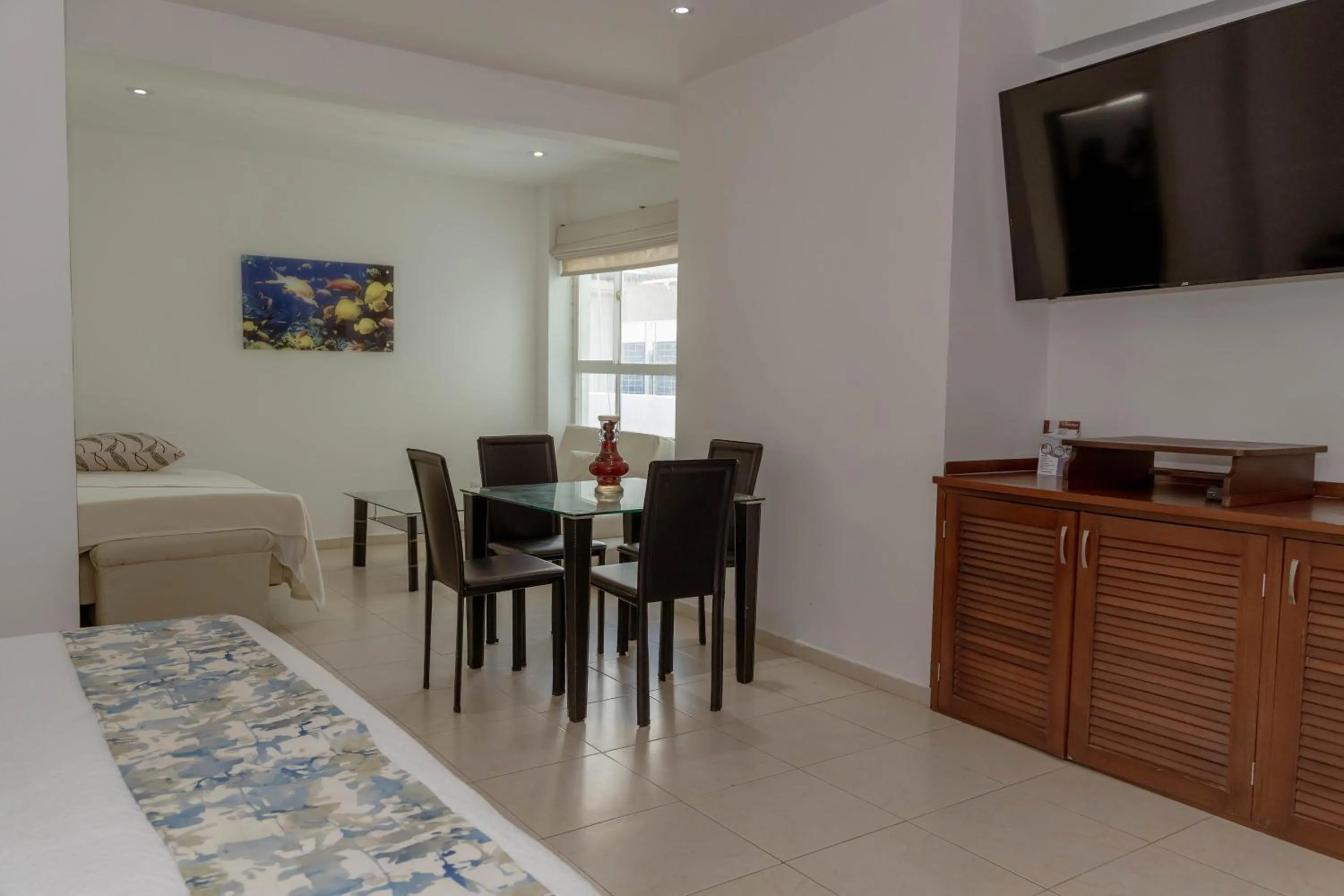 Photo of the whole room in Hotel Coral Reef Cartagena