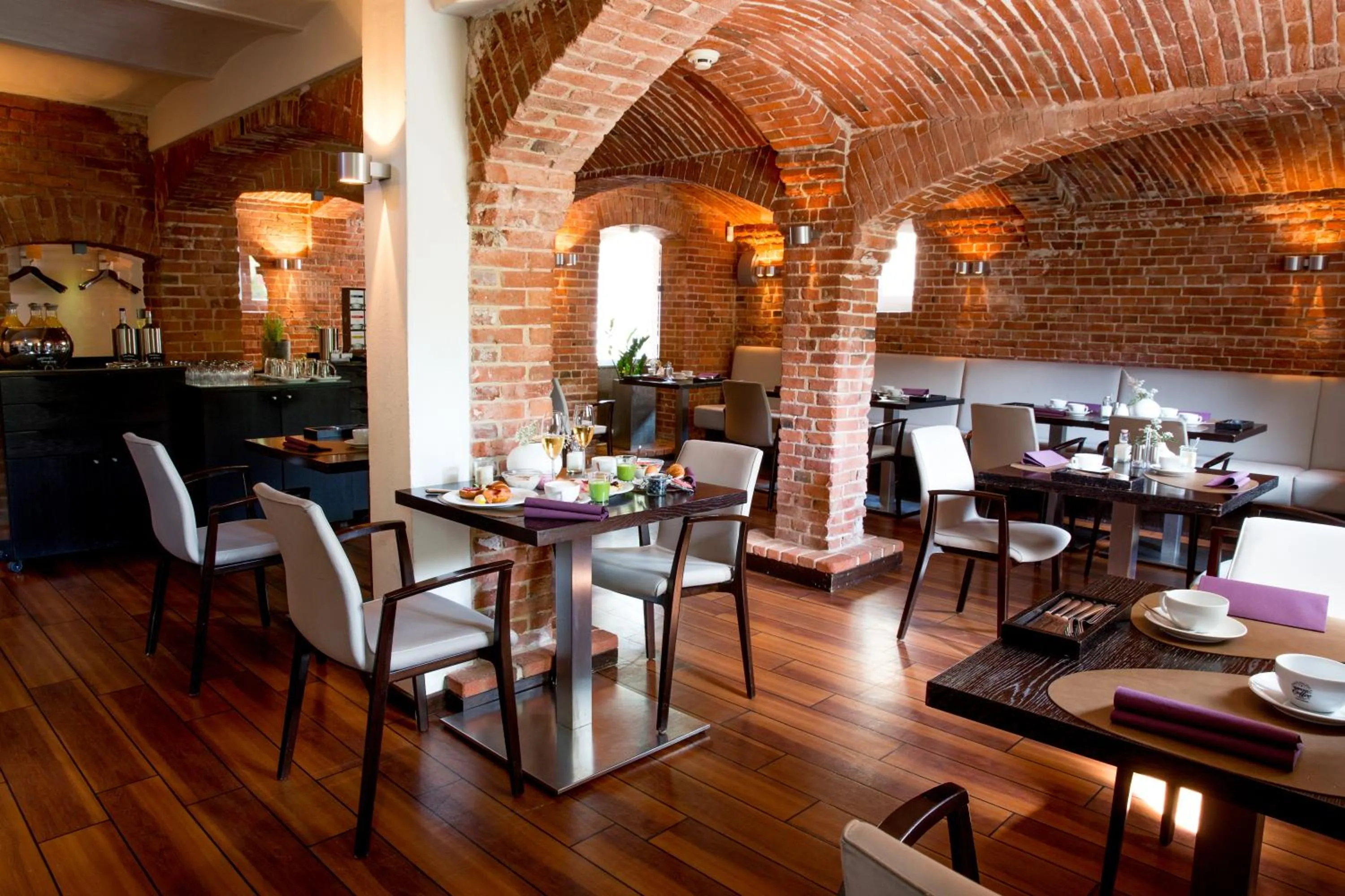 Restaurant/places to eat in Hotel Navigare