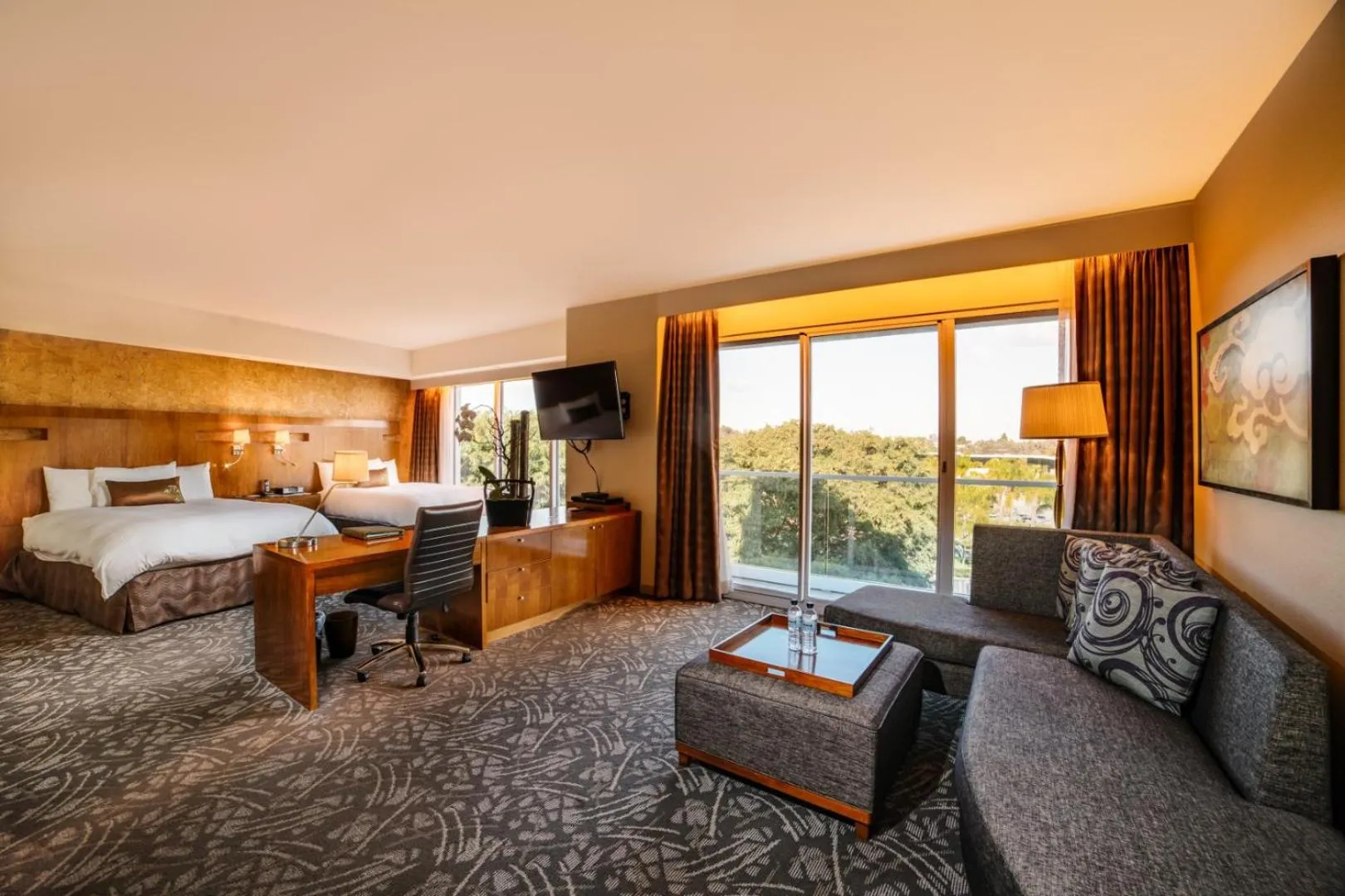 Photo of the whole room, Bed in Miyako Hybrid Hotel Torrance