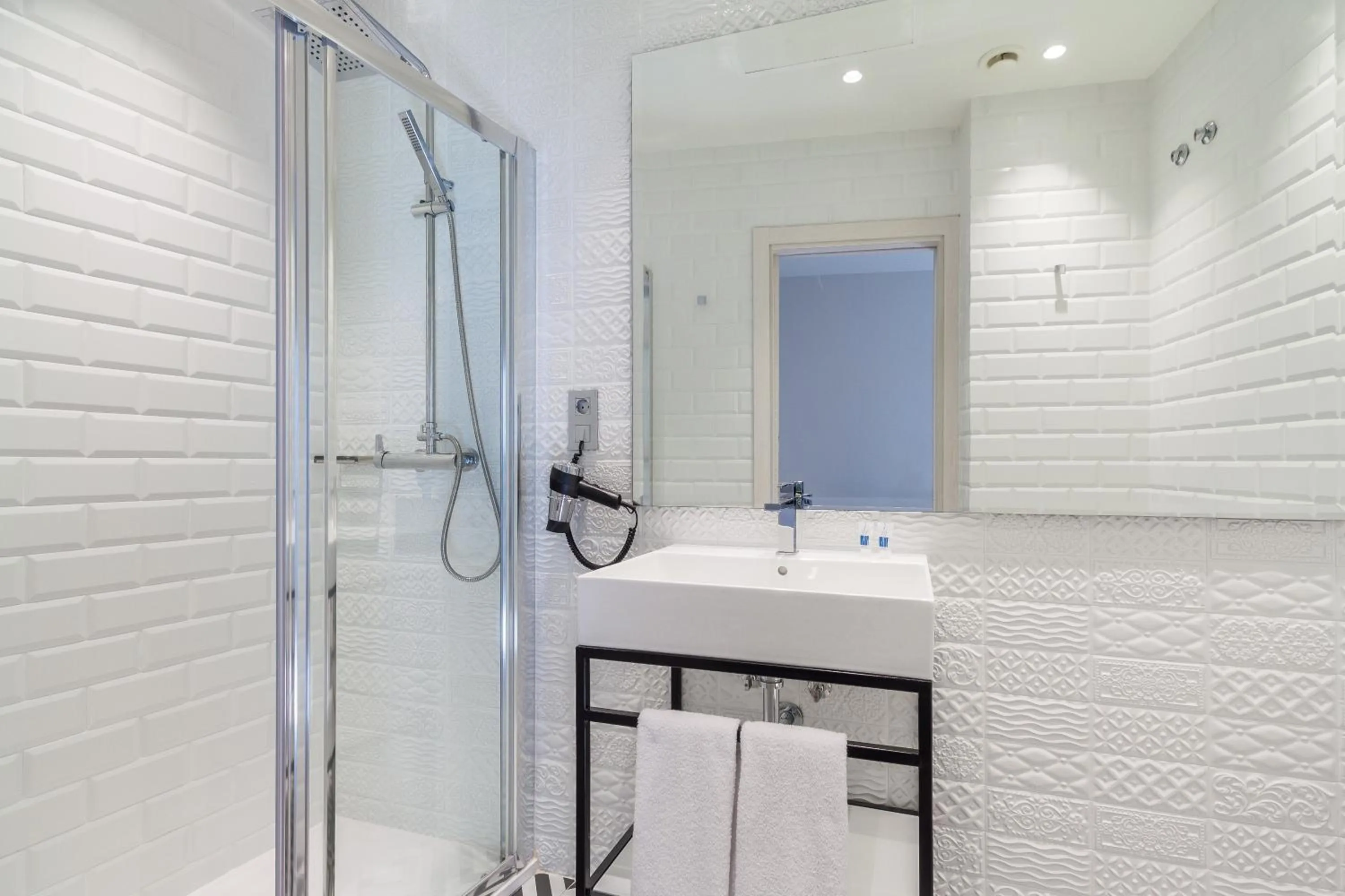 Shower in Tandem Ancha 34