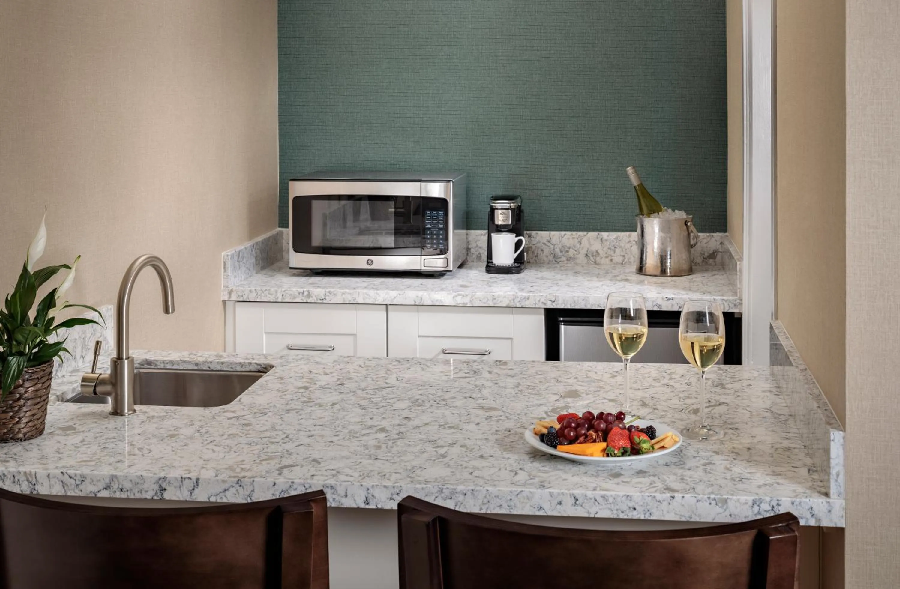 Kitchen or kitchenette in Bahia Resort Hotel