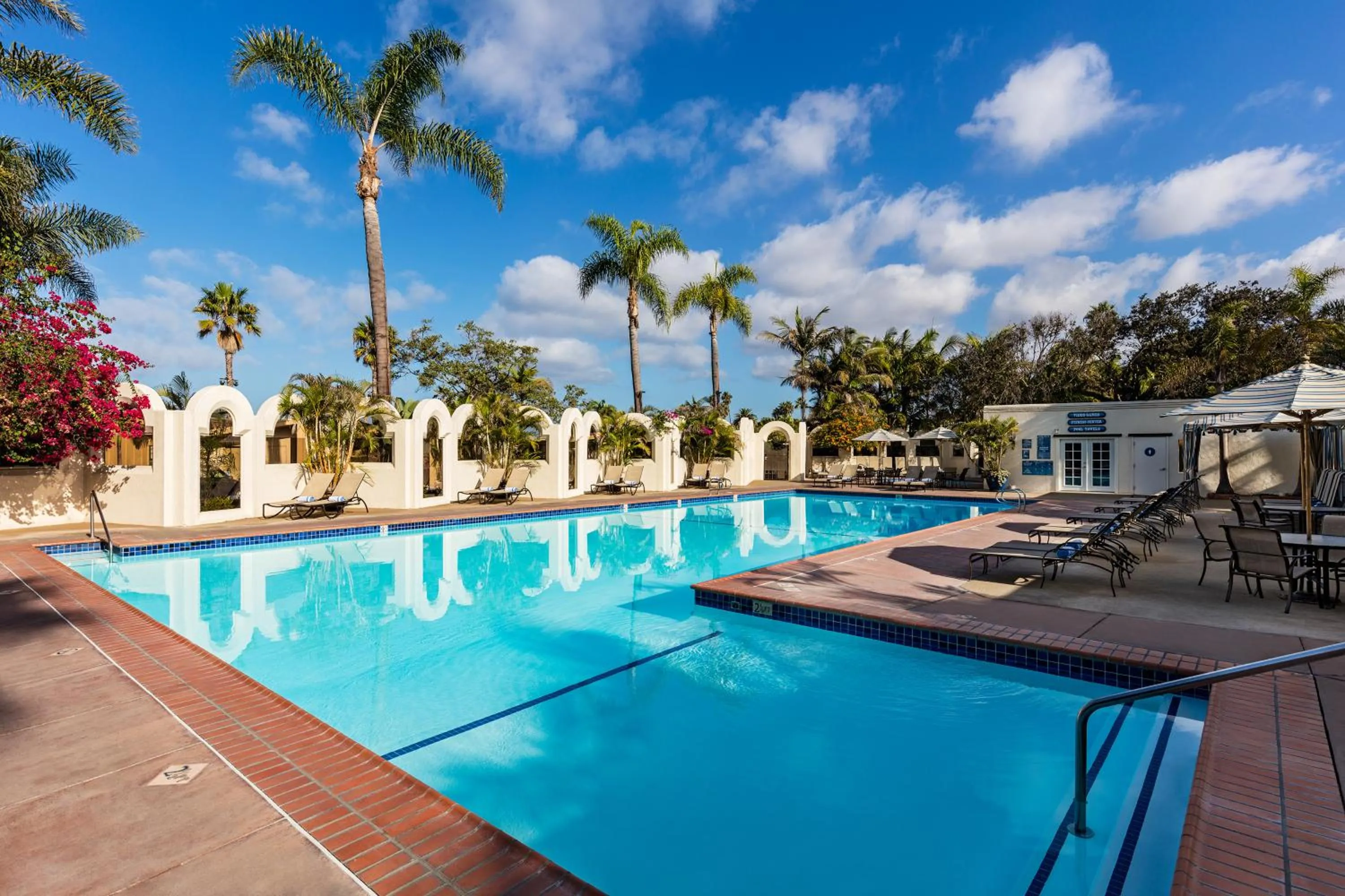 Swimming pool in Bahia Resort Hotel