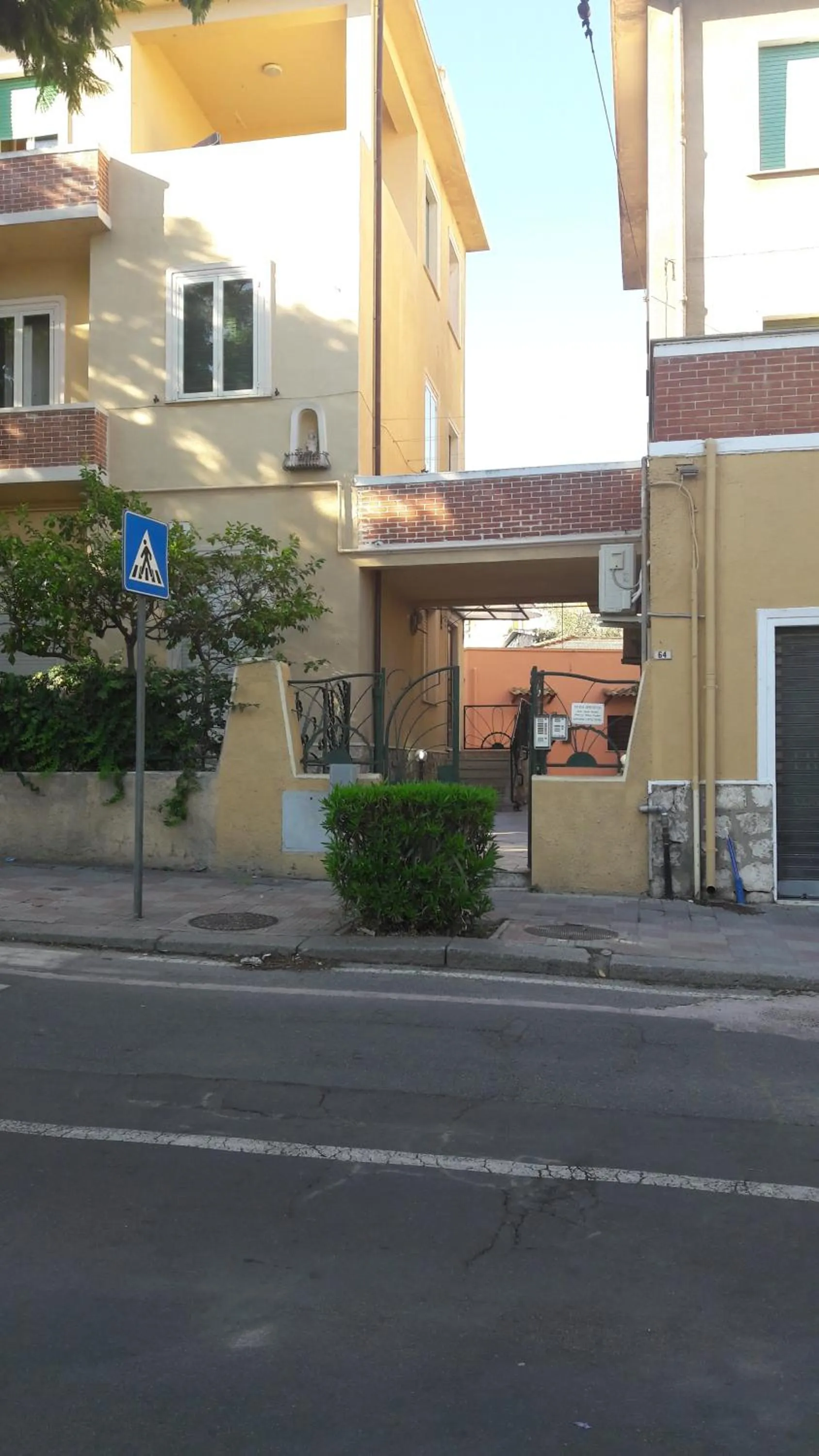 Facade/entrance in Ethos Rooms