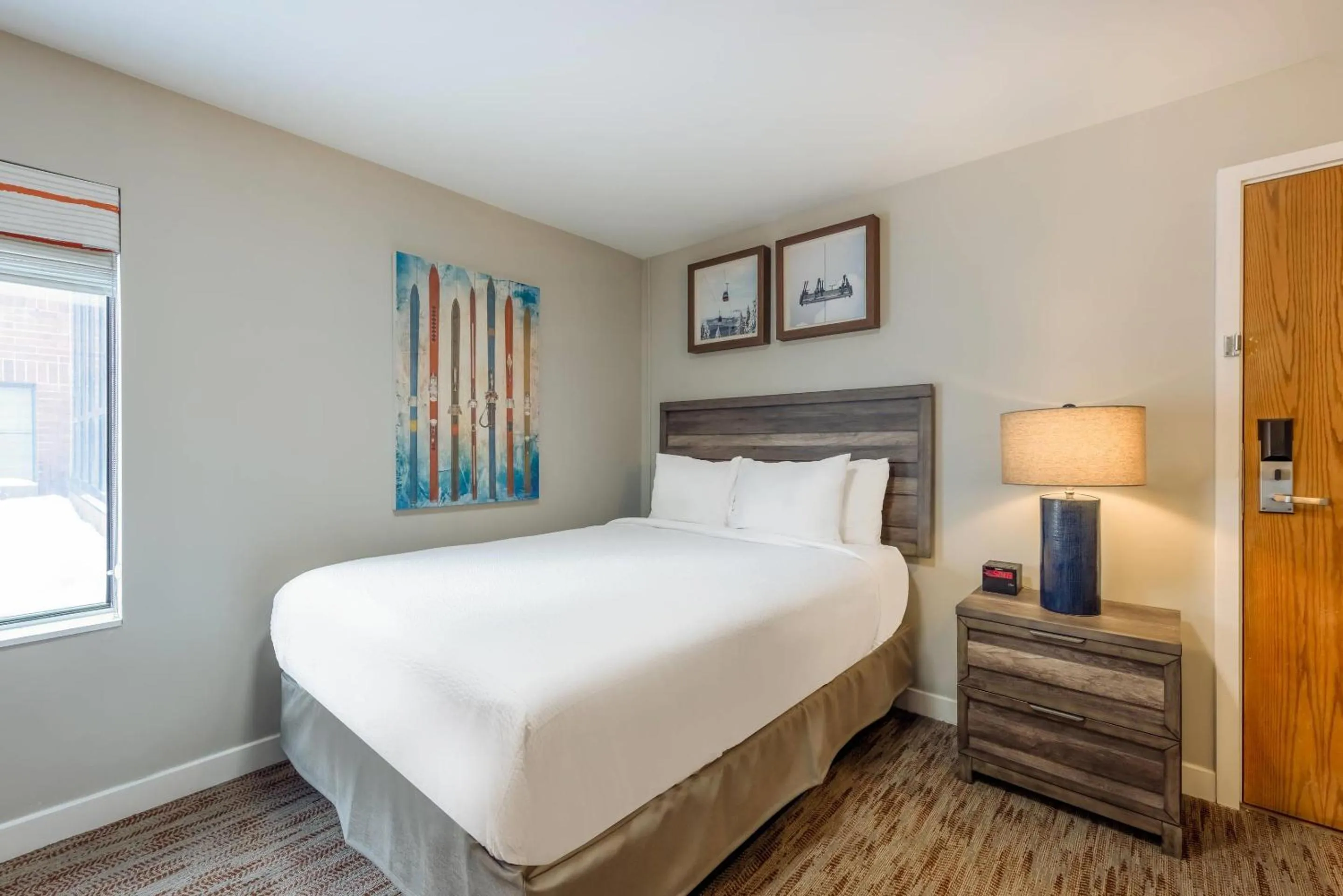 Bedroom, Bed in Park Plaza Resort - Park City, Ascend Collection Hotel
