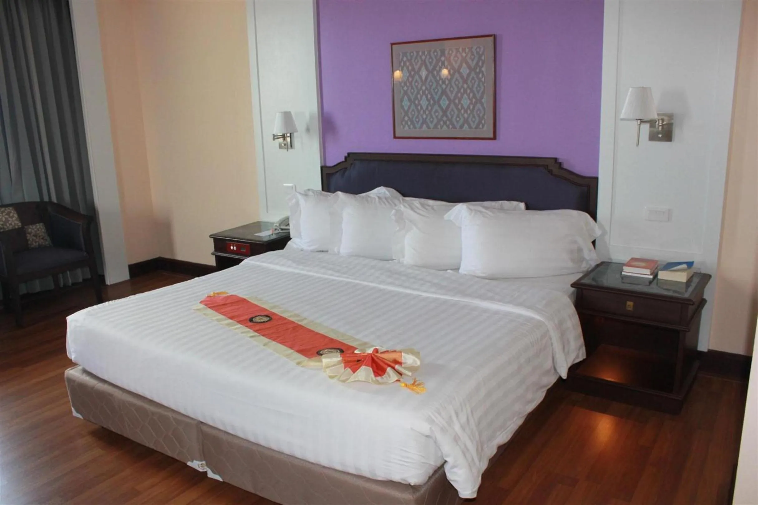 Photo of the whole room, Bed in Charoen Thani Hotel, Khon Kaen