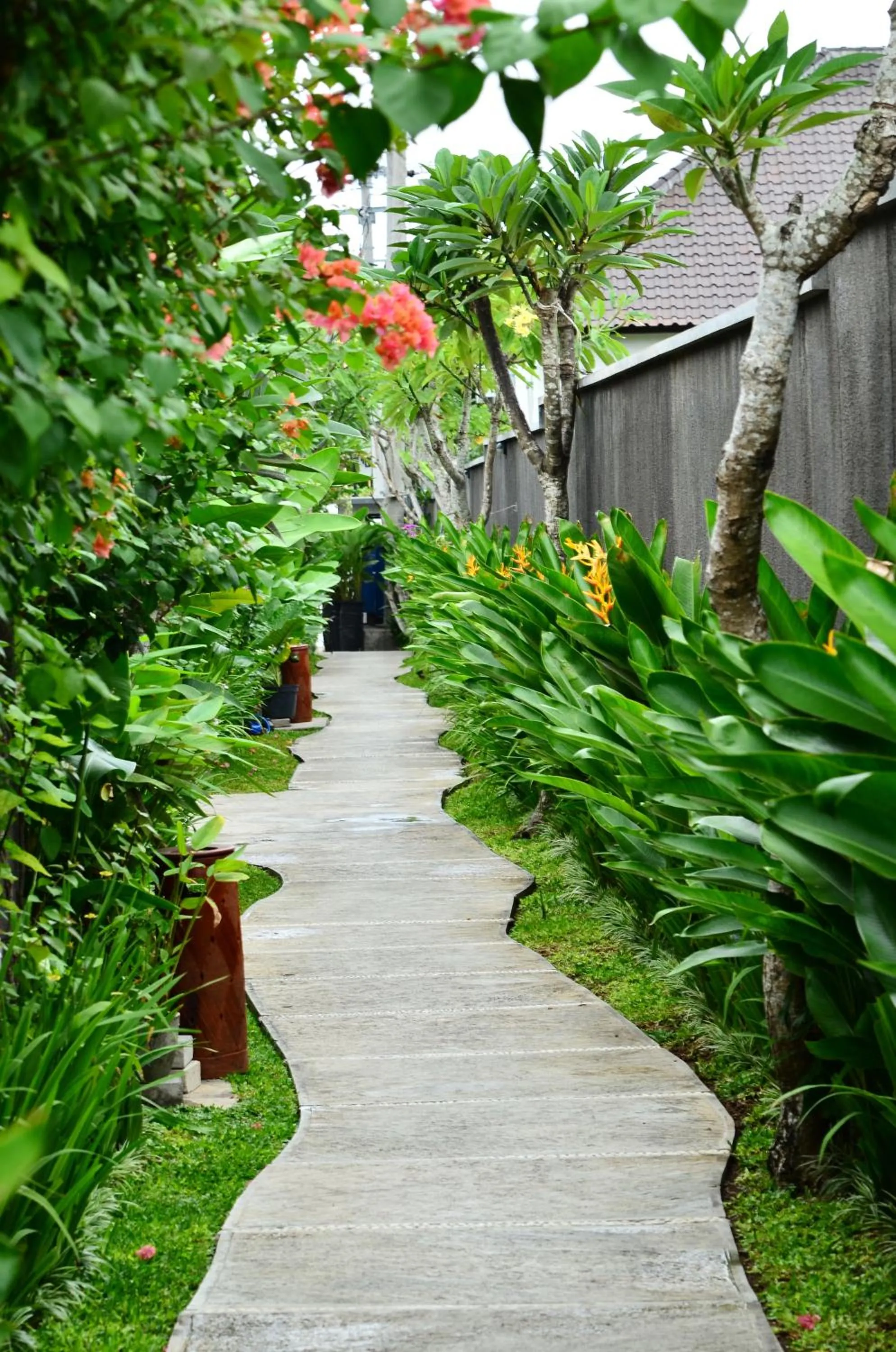 Garden in The Khayangan Dreams Villa, Seminyak