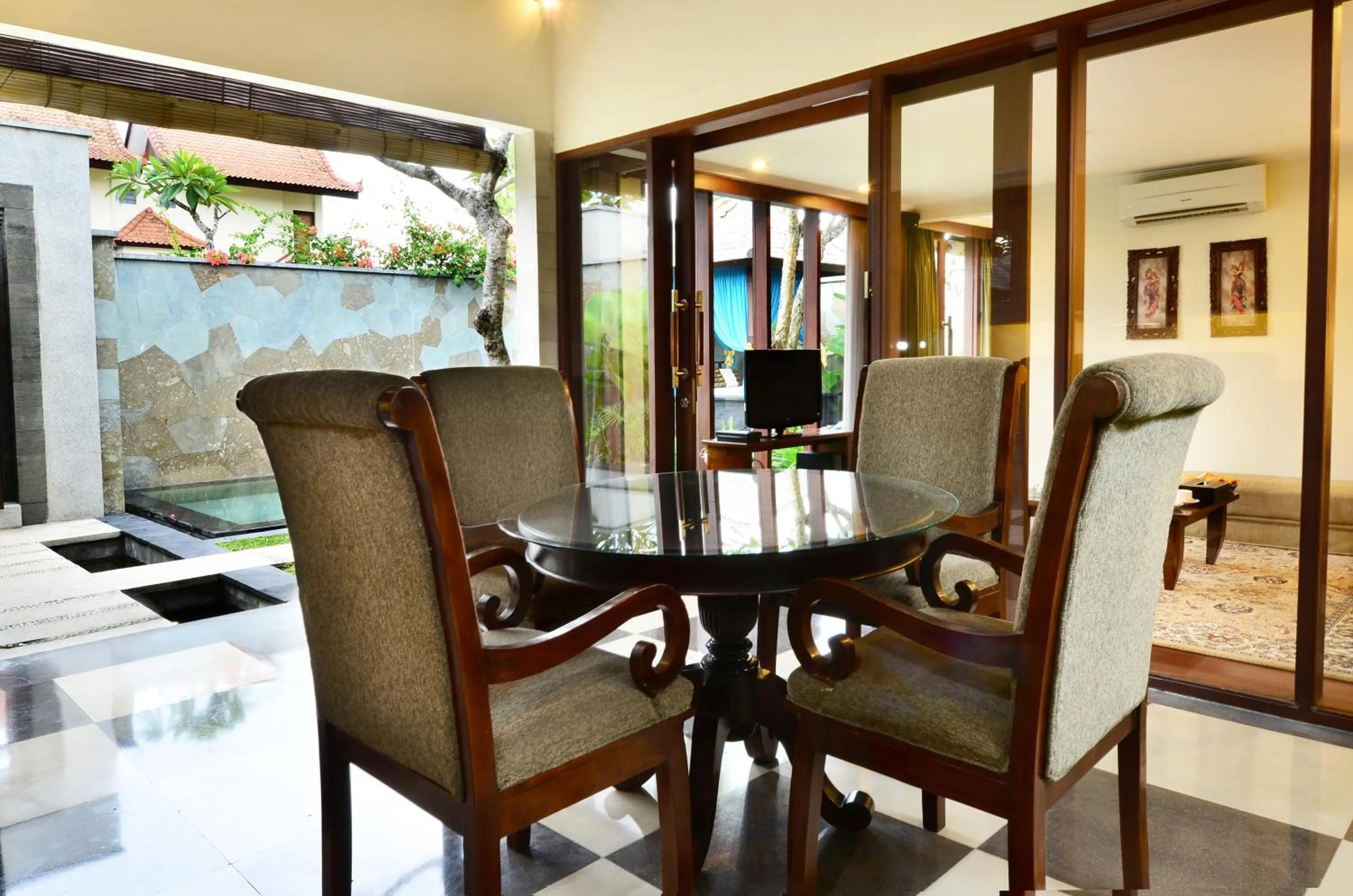 Dining area in The Khayangan Dreams Villa, Seminyak