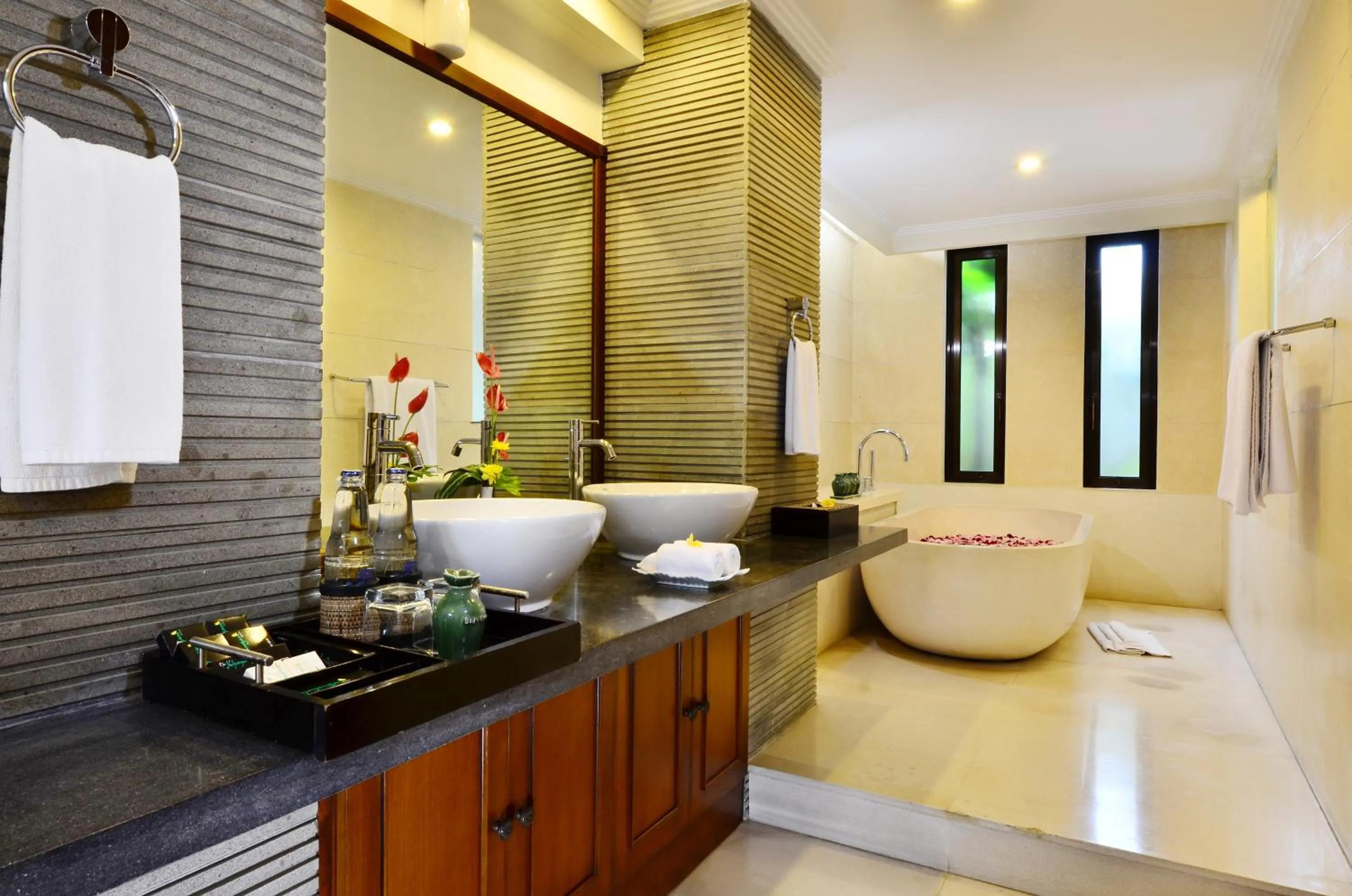 Bathroom in The Khayangan Dreams Villa, Seminyak